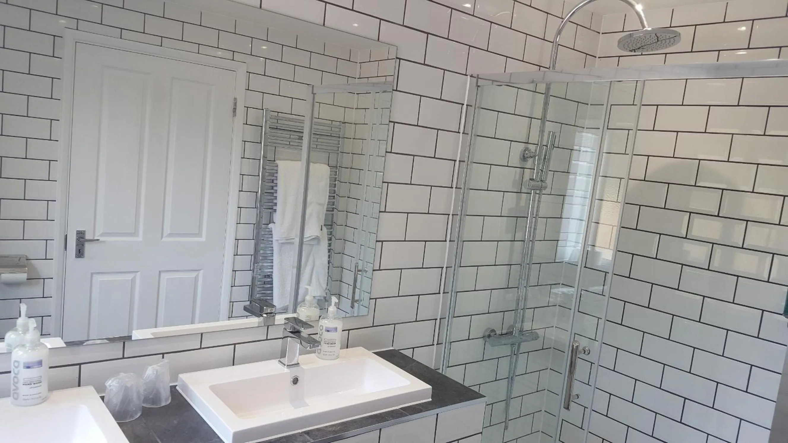 Bathroom in Oakside Lodge Guest House