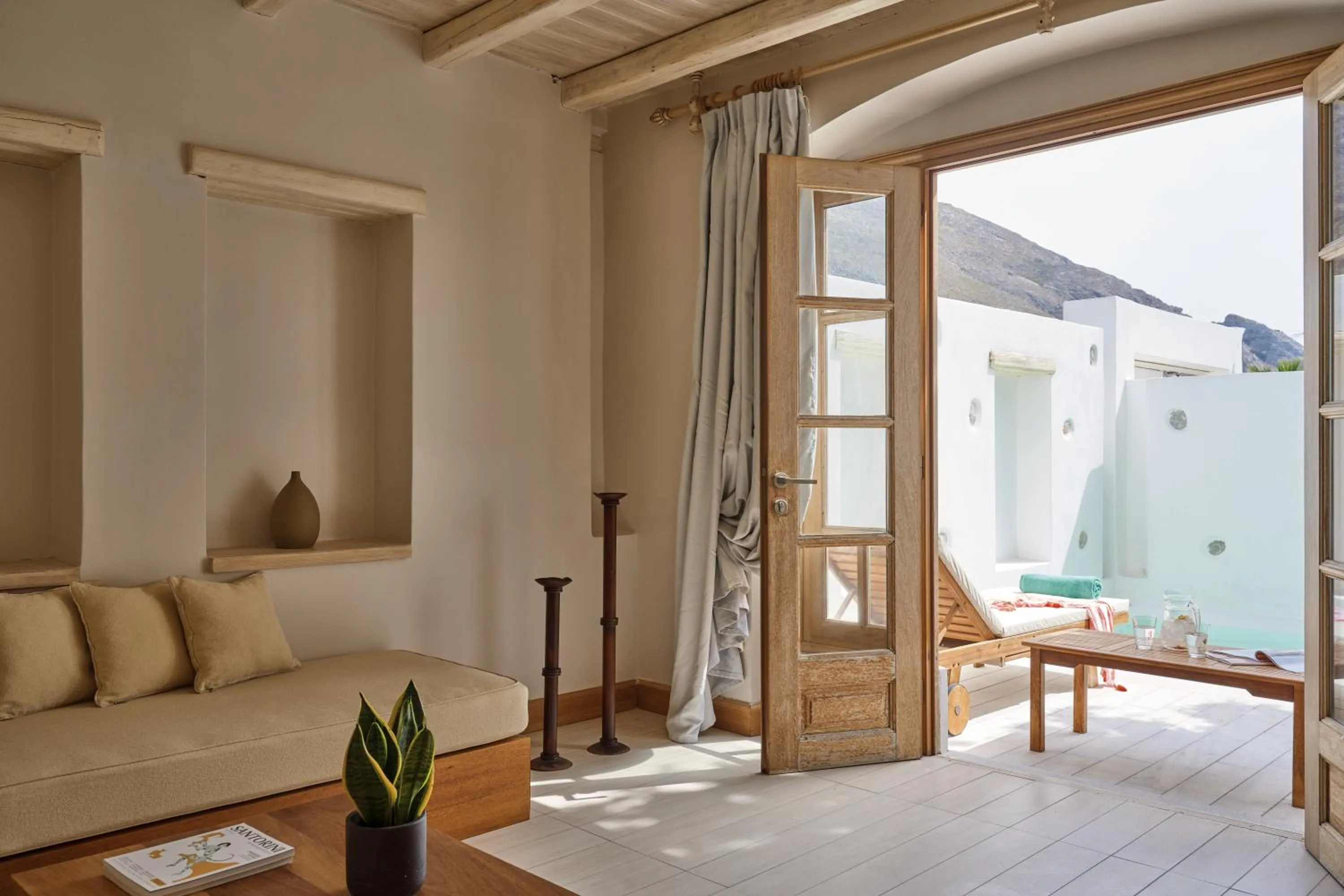 Living room, Bed in Meltemi Village Hotel
