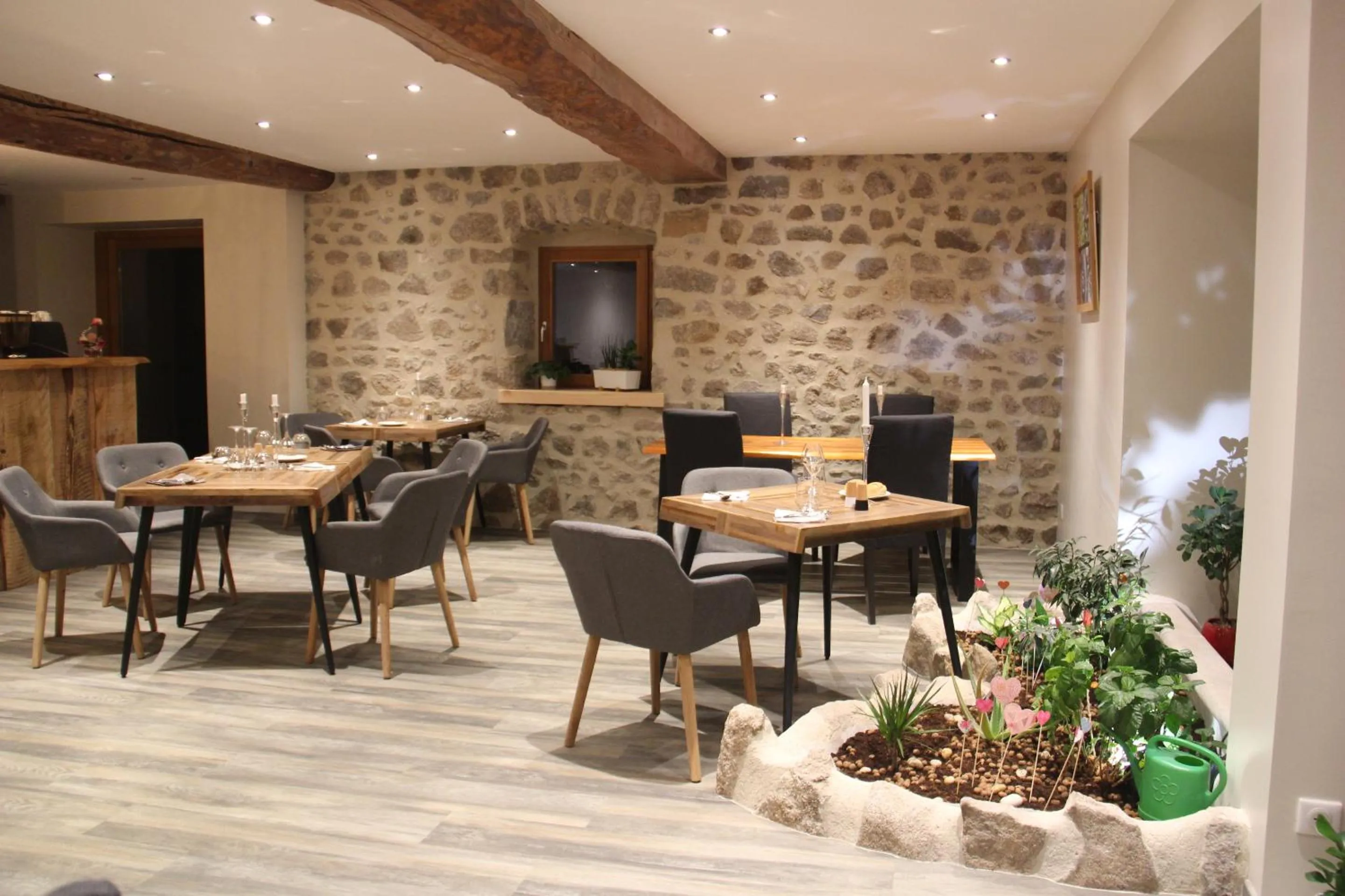 Dining area in Le Jardin des 4M