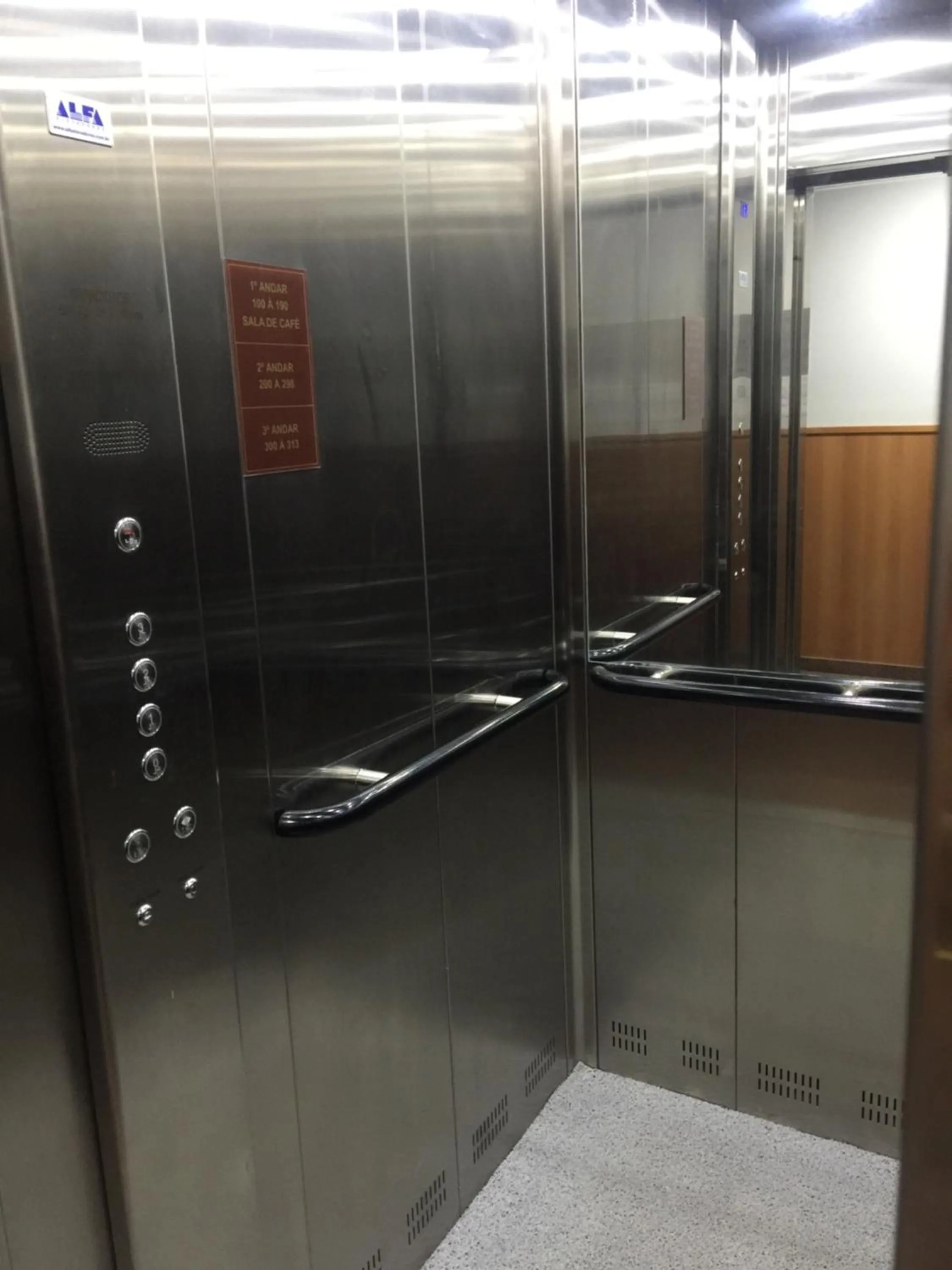elevator in Hotel Flor do Ipiranga (Adult Only)