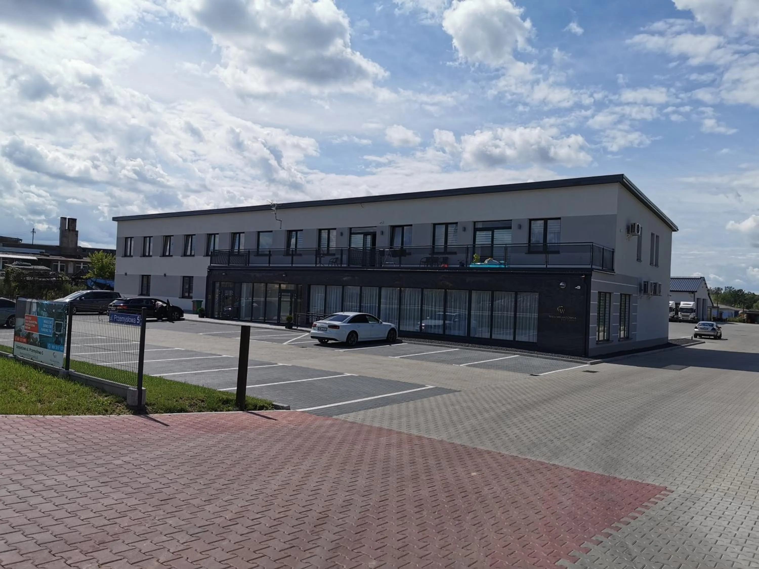 Property building in Wielobranżówka