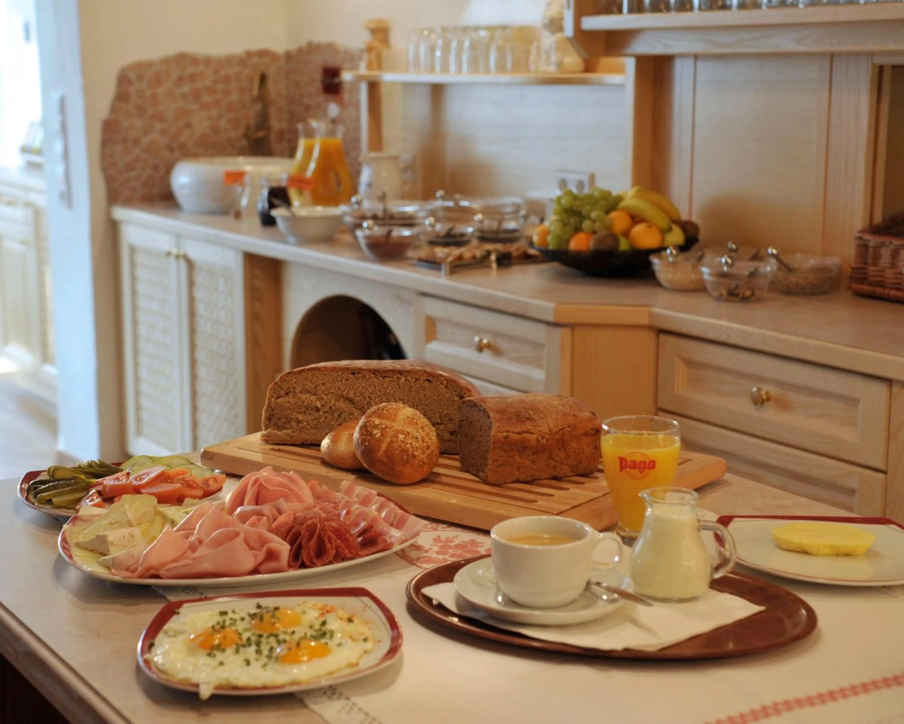 Restaurant/places to eat in Pension Bergbauernhof Irxner
