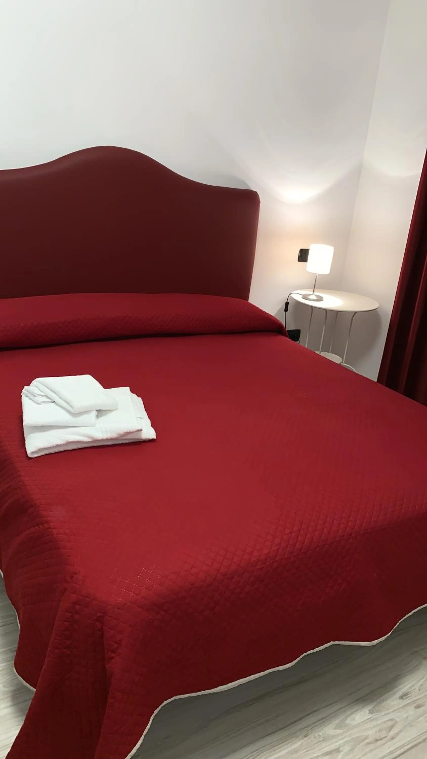 Bed in Residence San Pietro Book sharing