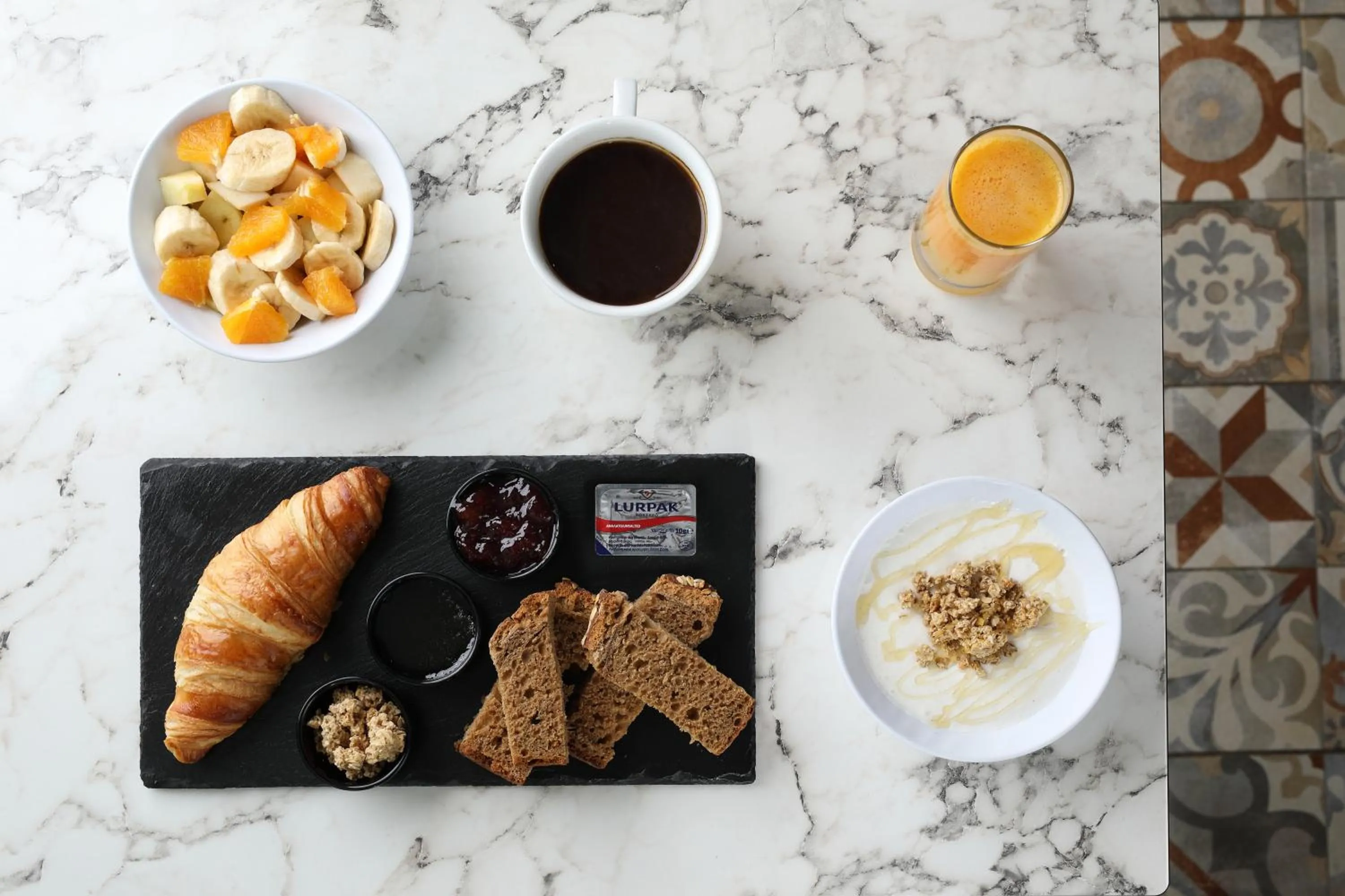 Breakfast in Athens21