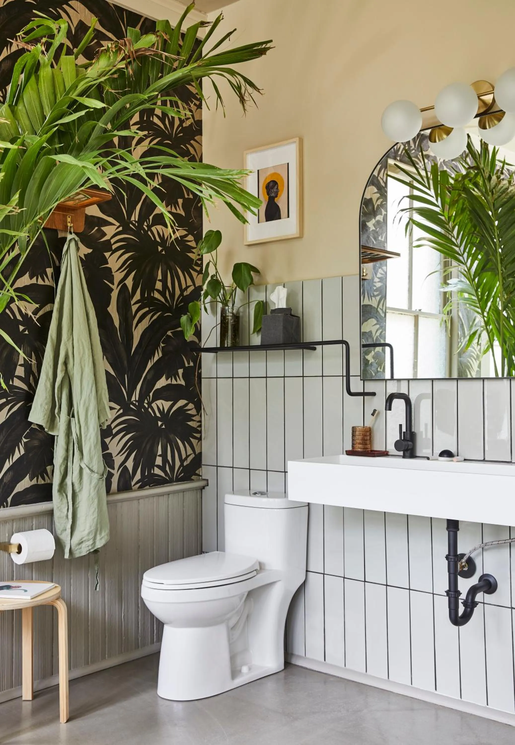 Bathroom in DREAMERS bnb