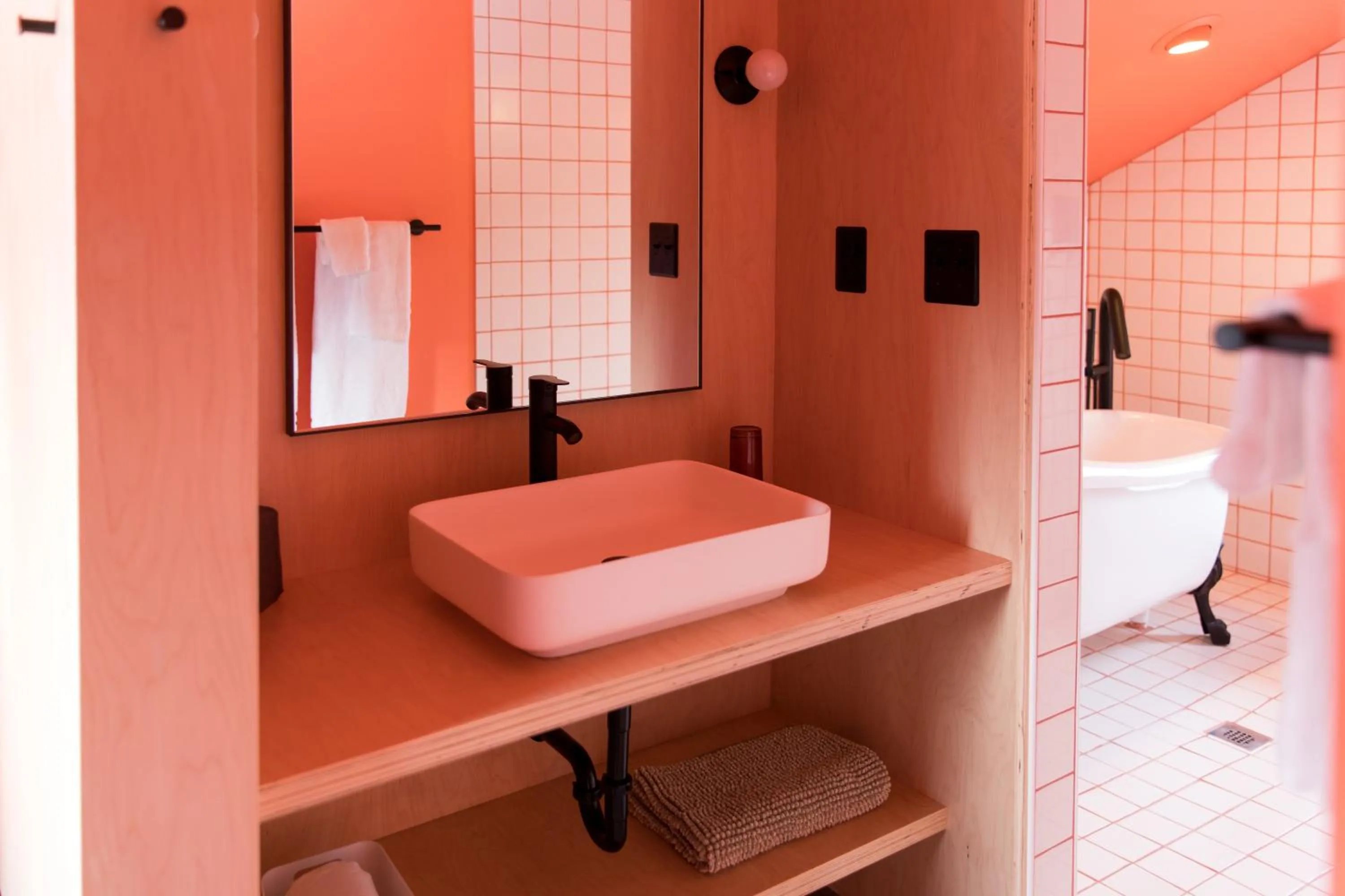 Bathroom in DREAMERS bnb