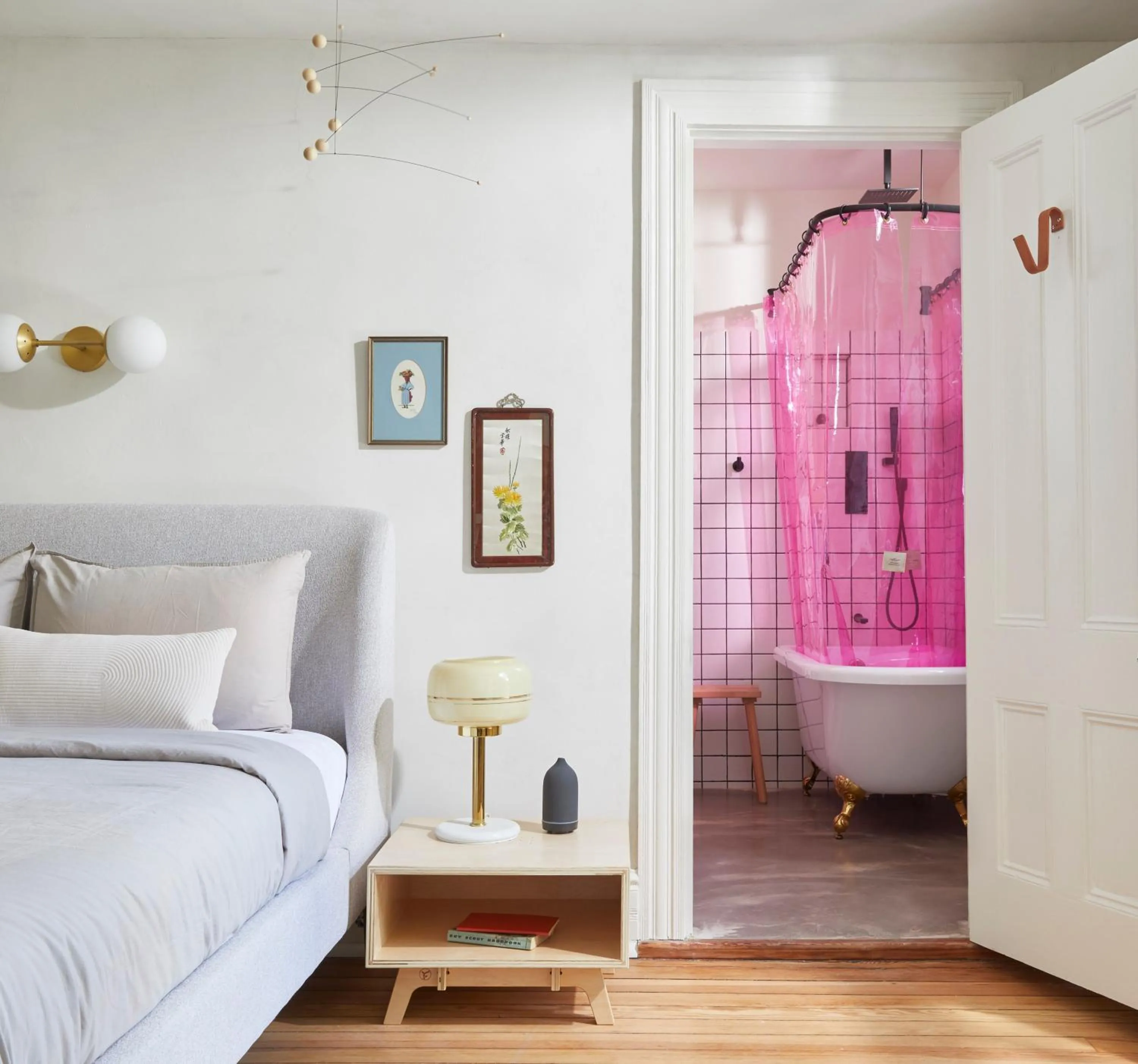 Bathroom, Bed in DREAMERS bnb