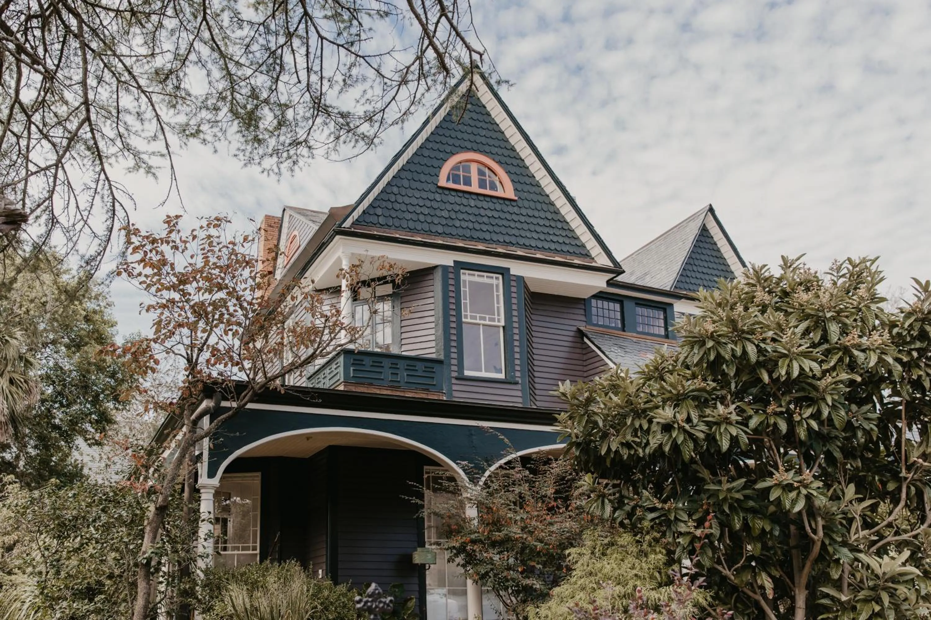 Property building in DREAMERS bnb