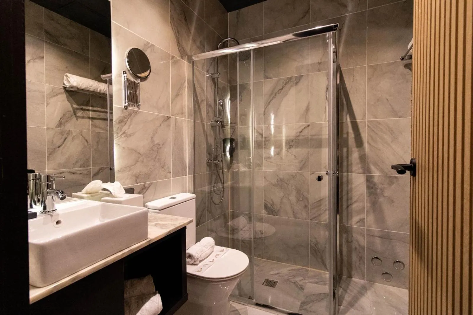 Shower in Rubens Hotels & SPA