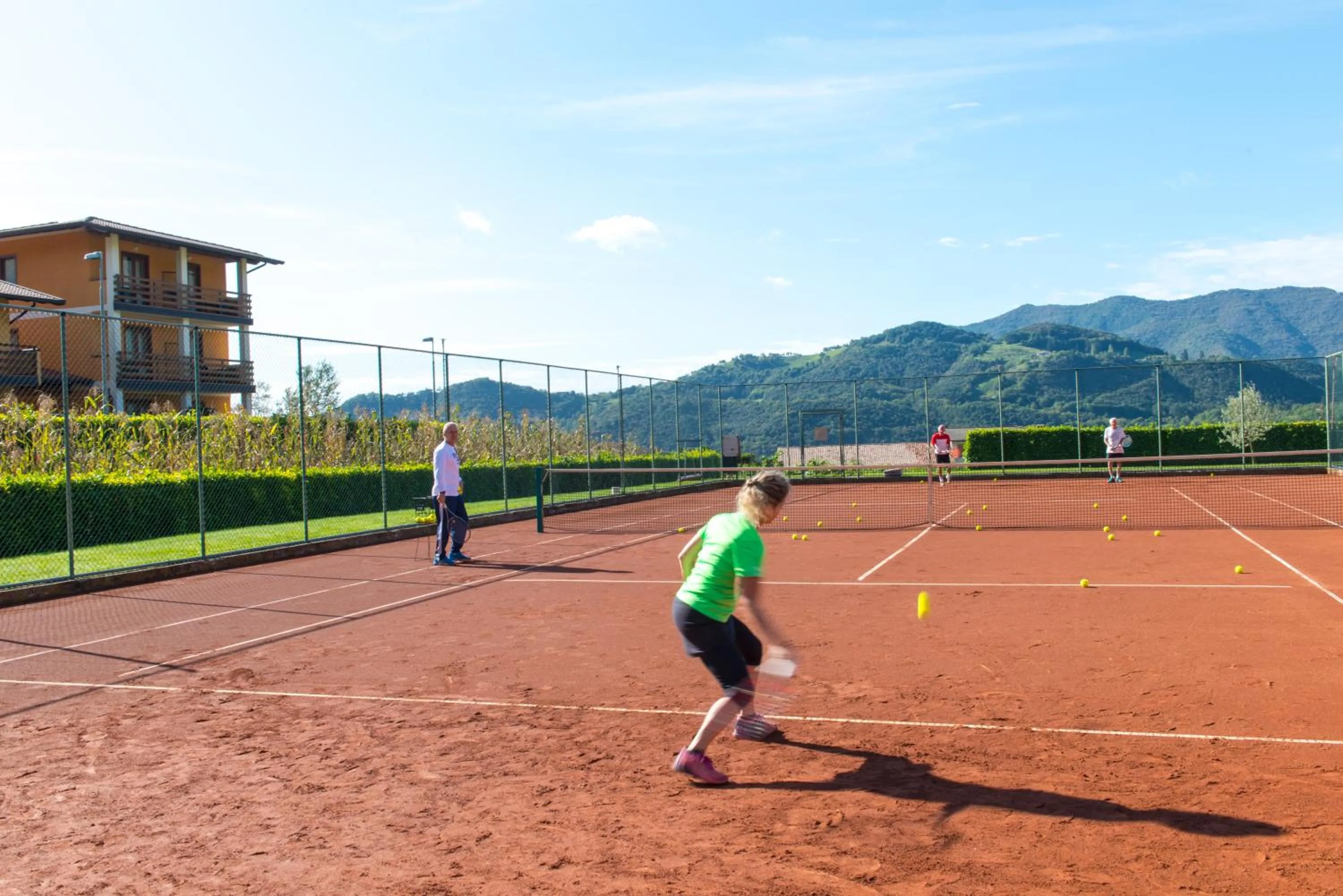 Tennis court in Hotel Residence La Pertica