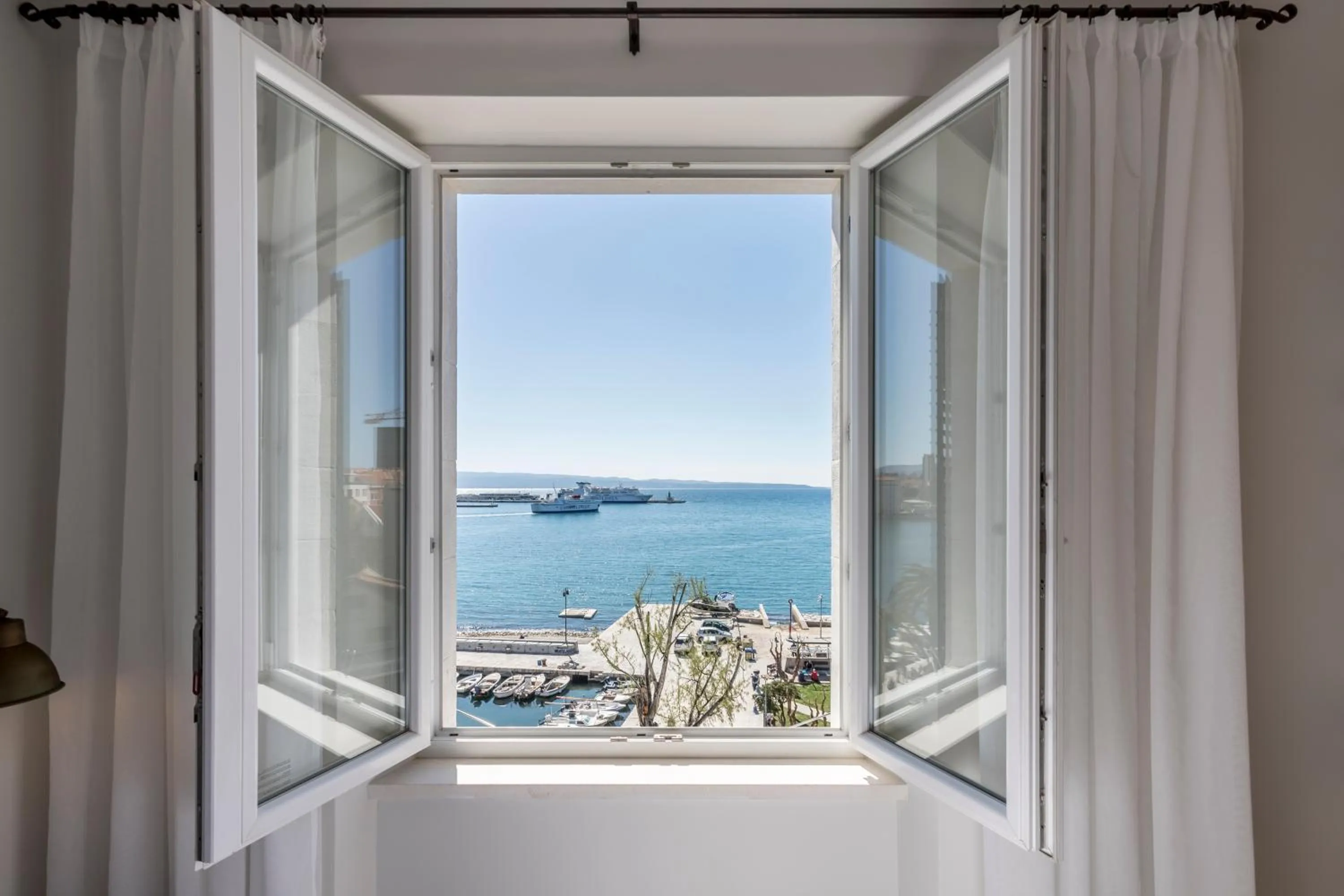 Sea view in Seaview Luxury Retreat