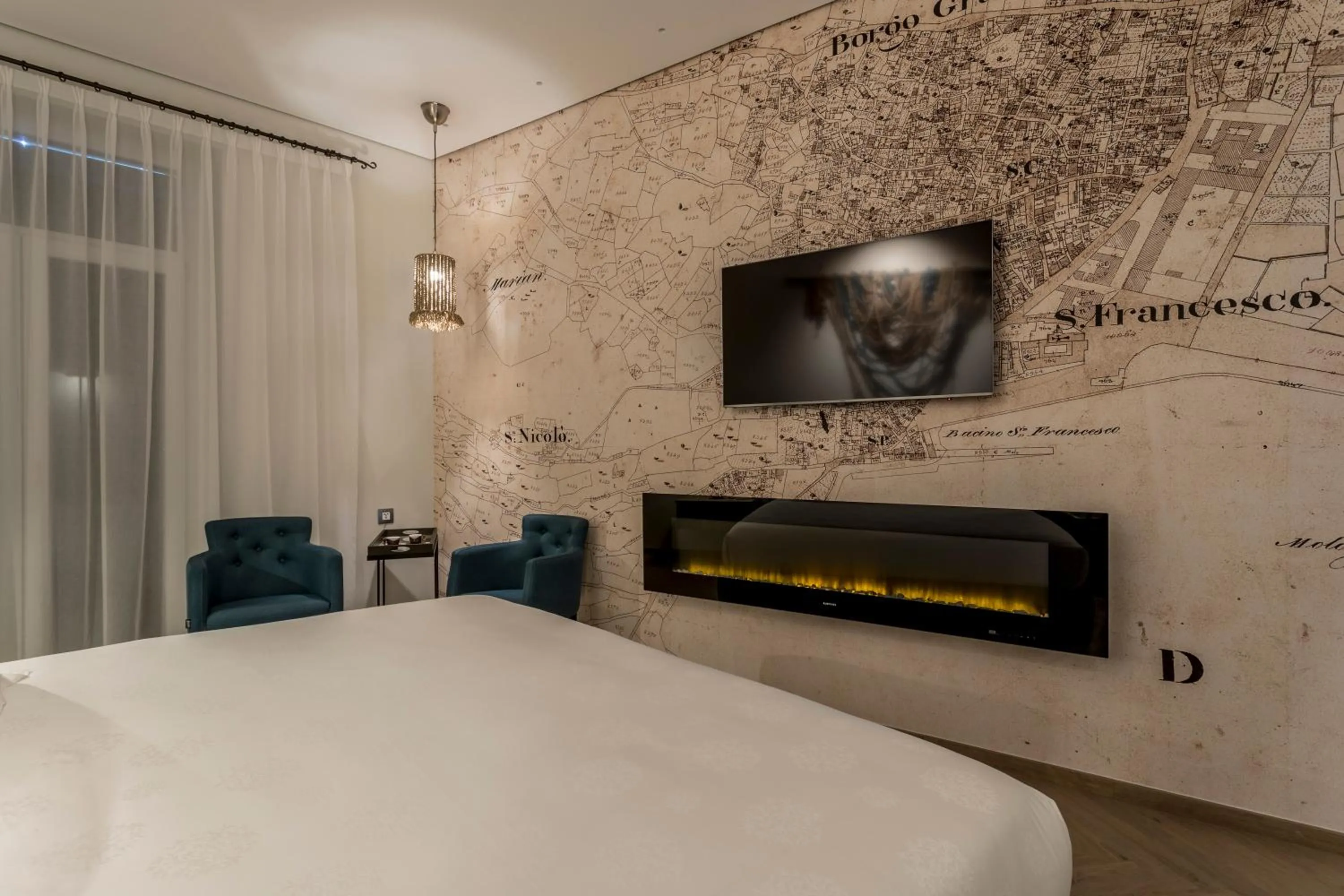 Bed in Seaview Luxury Retreat