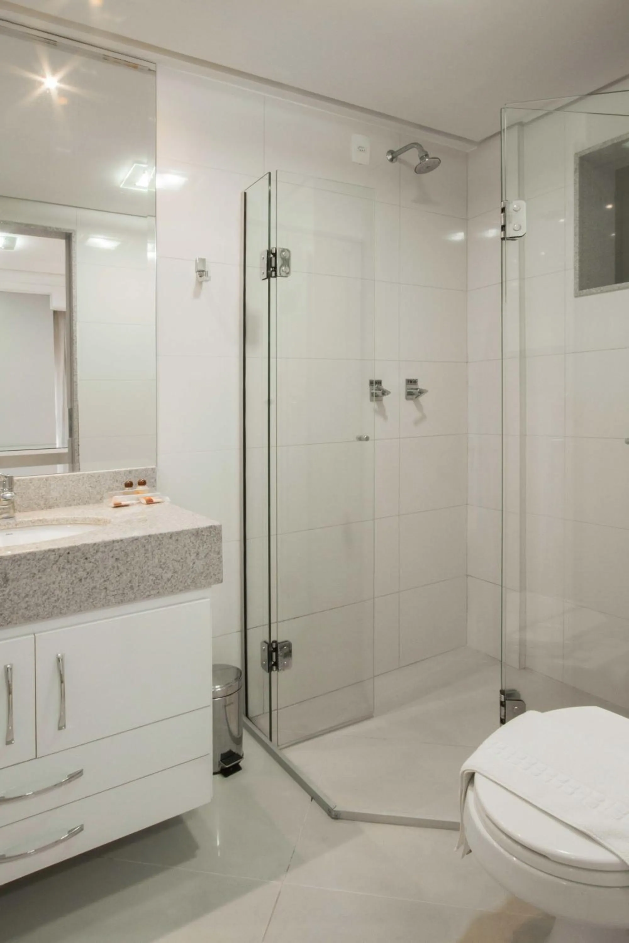 Bathroom in Brisa Tower Hotel