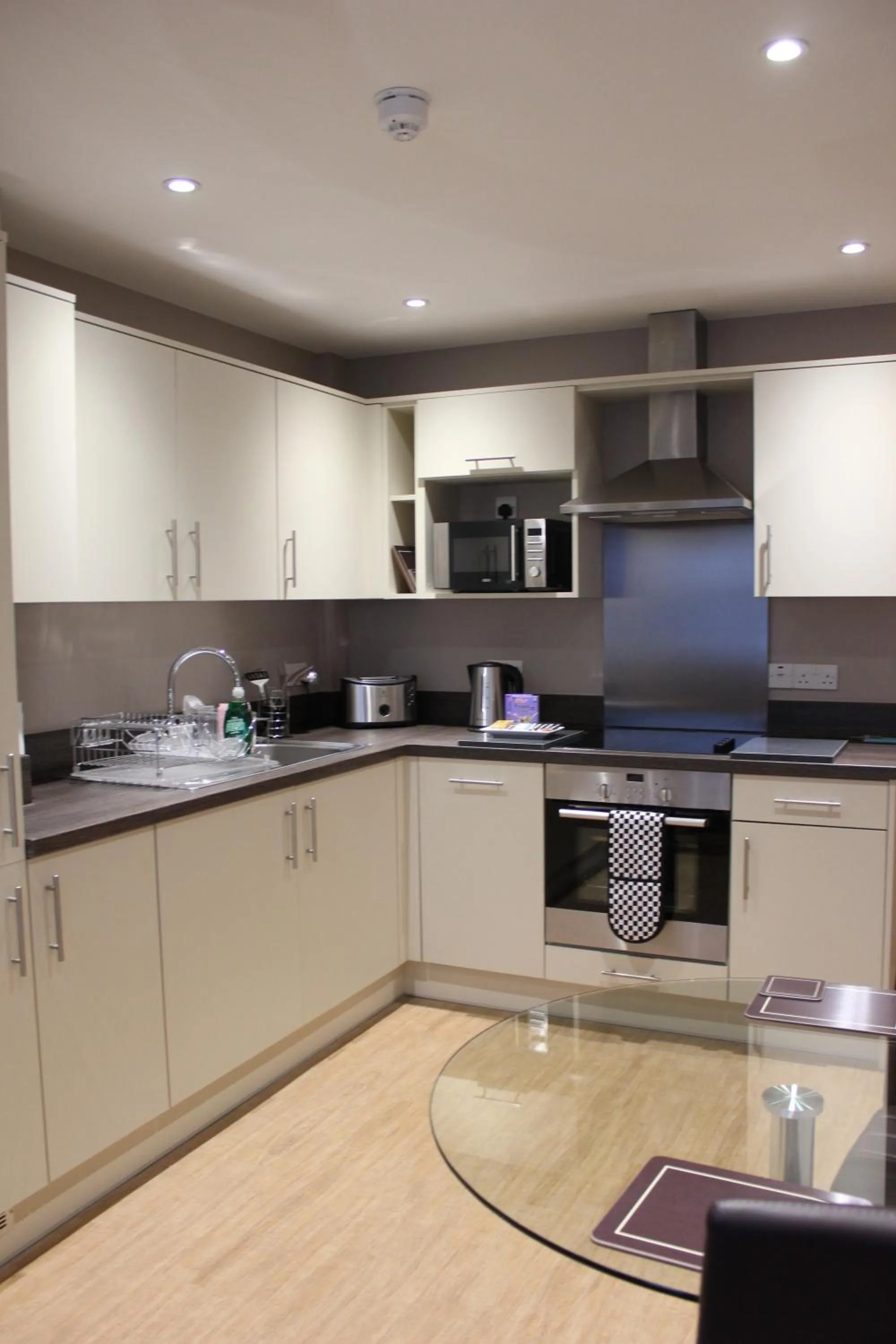 Kitchen or kitchenette in House of Fisher - City Wall House