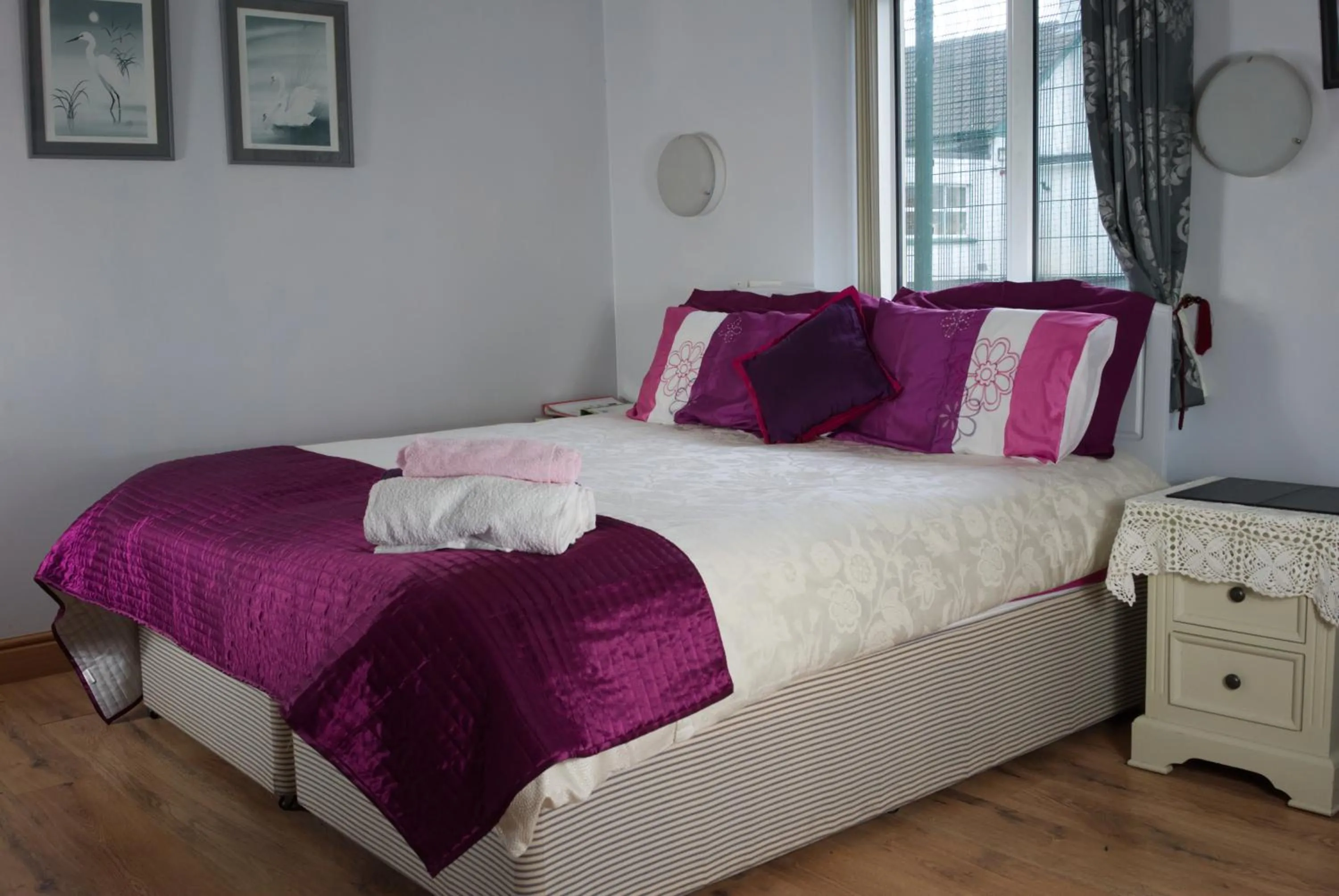 Bed in The Mourne Lodge "Cnocnafeola"