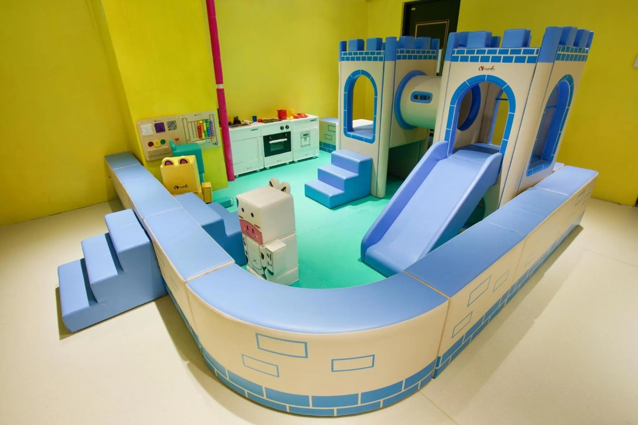 Children play ground in Norway Forest Travel hotel 1 Taichung