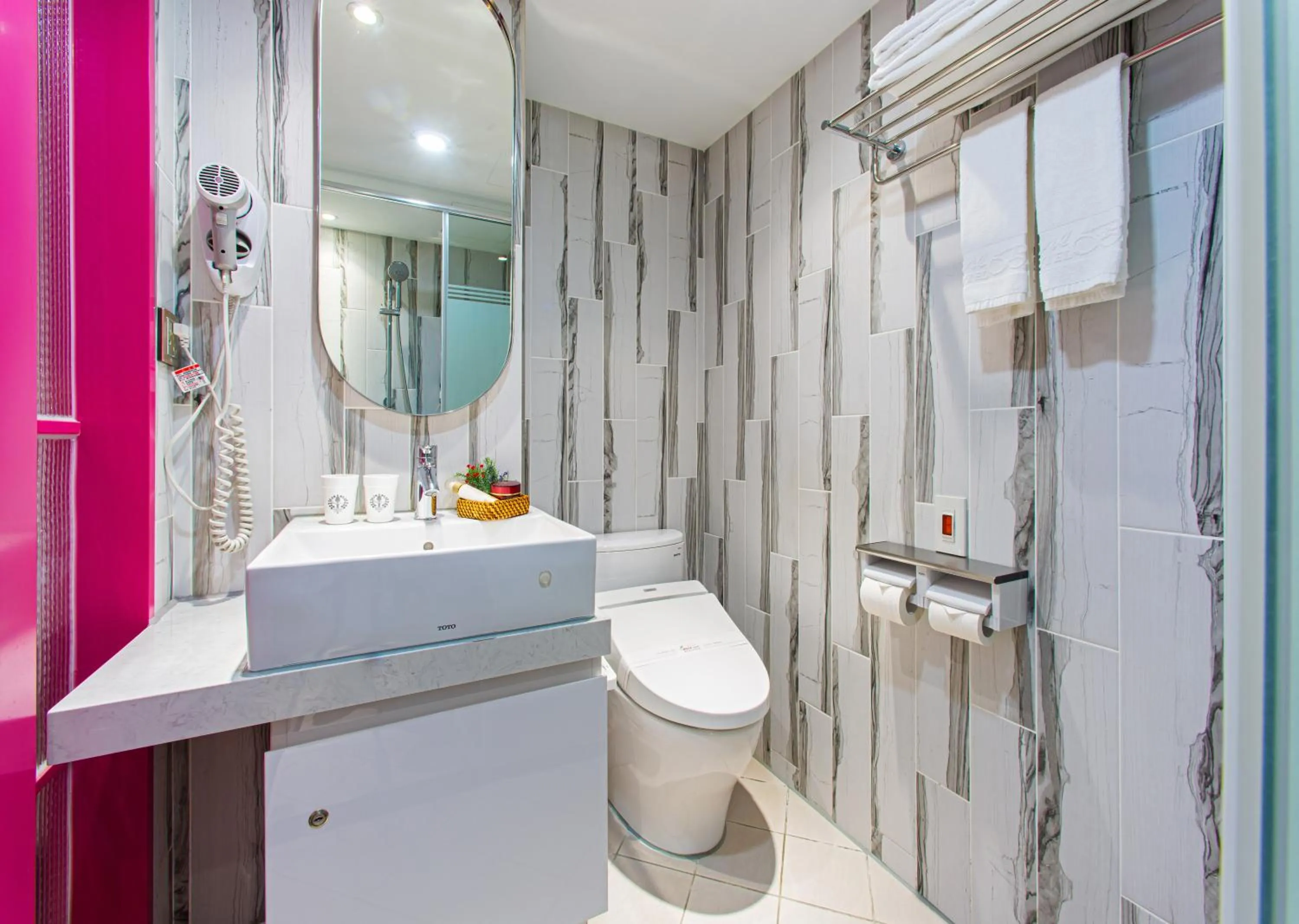 Toilet in Norway Forest Travel hotel 1 Taichung