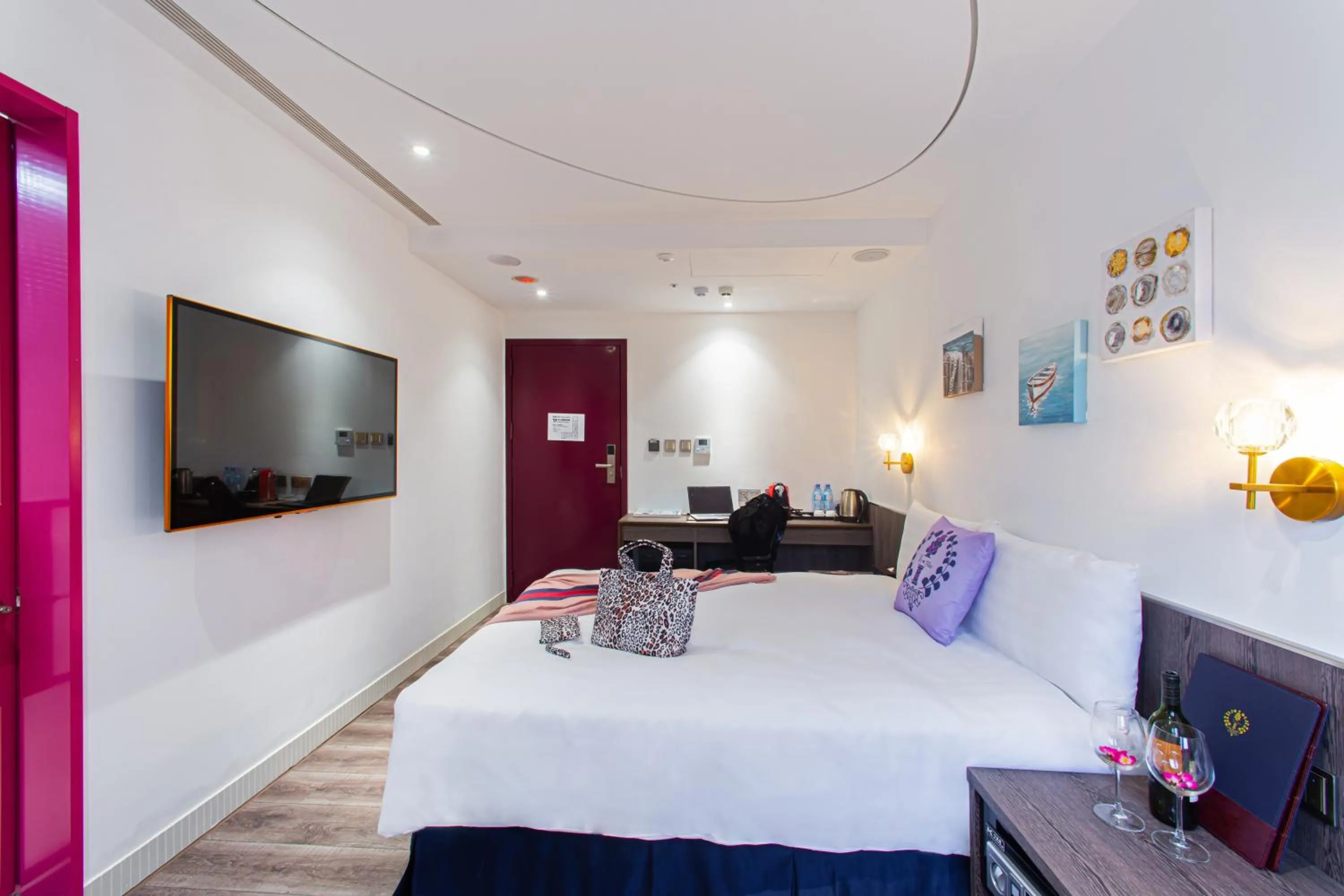 Photo of the whole room, Bed in Norway Forest Travel hotel 1 Taichung