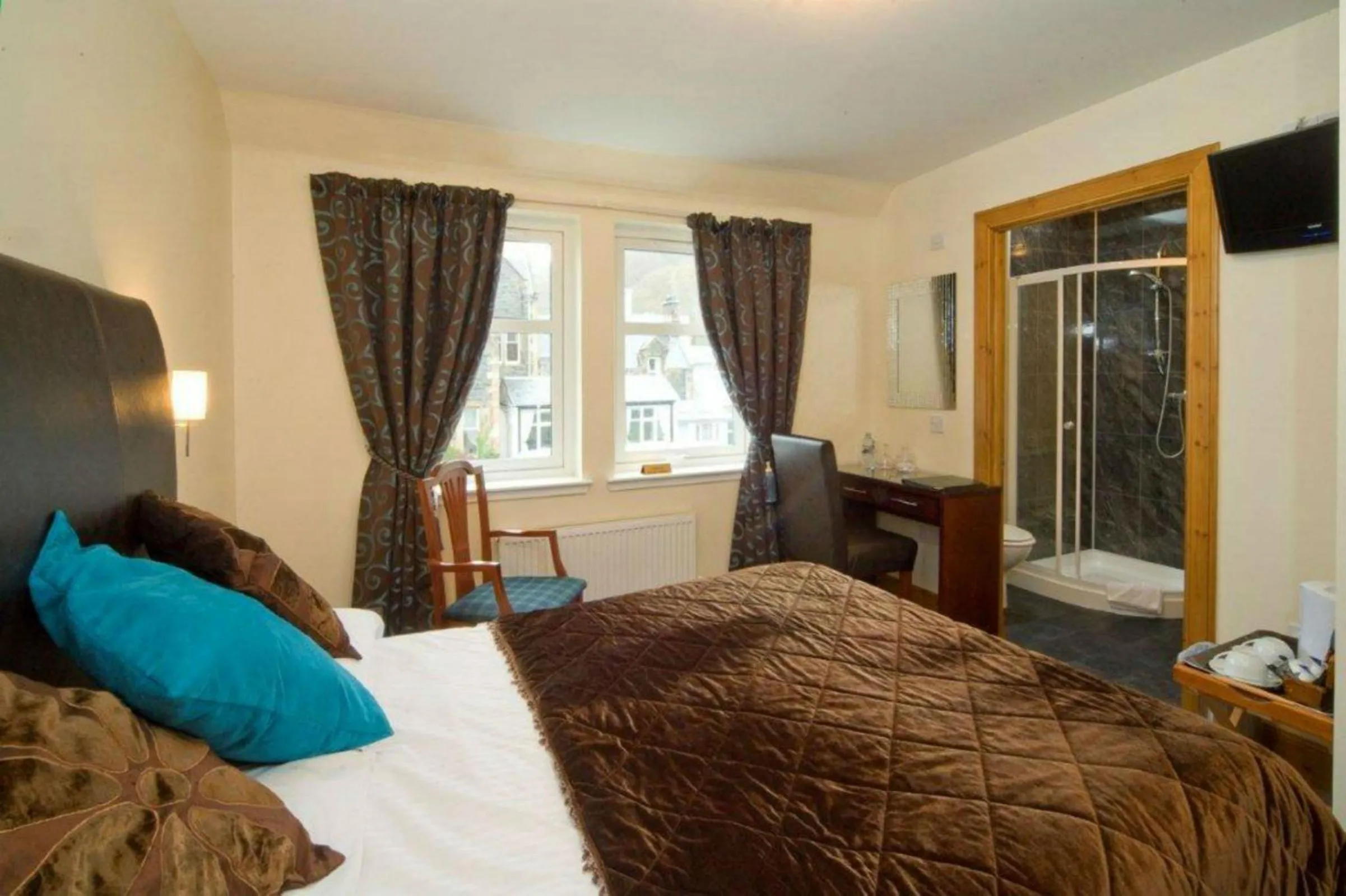 Double Room with Side Sea View in Kilchrenan House