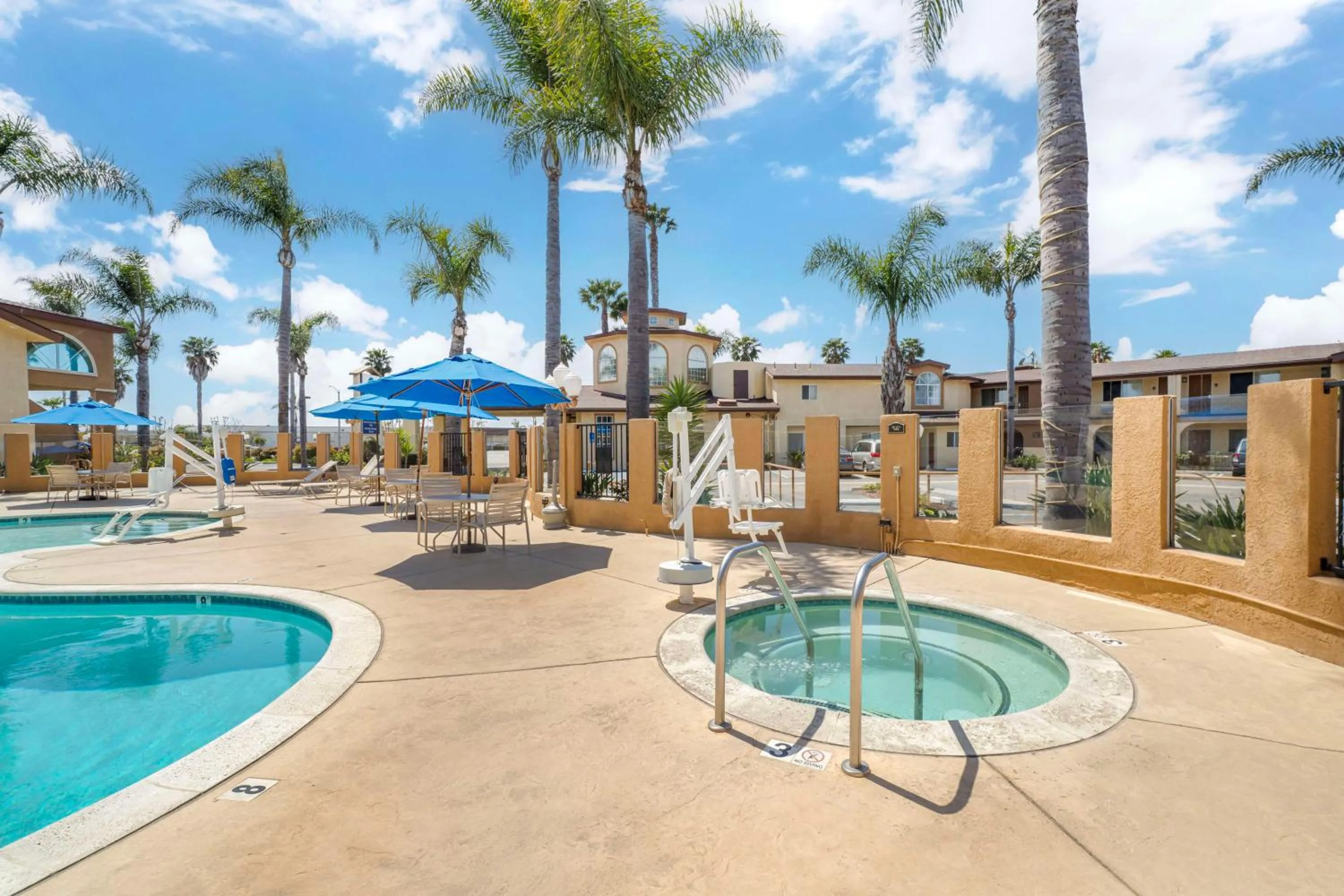 Pool view in Best Western Oxnard Inn