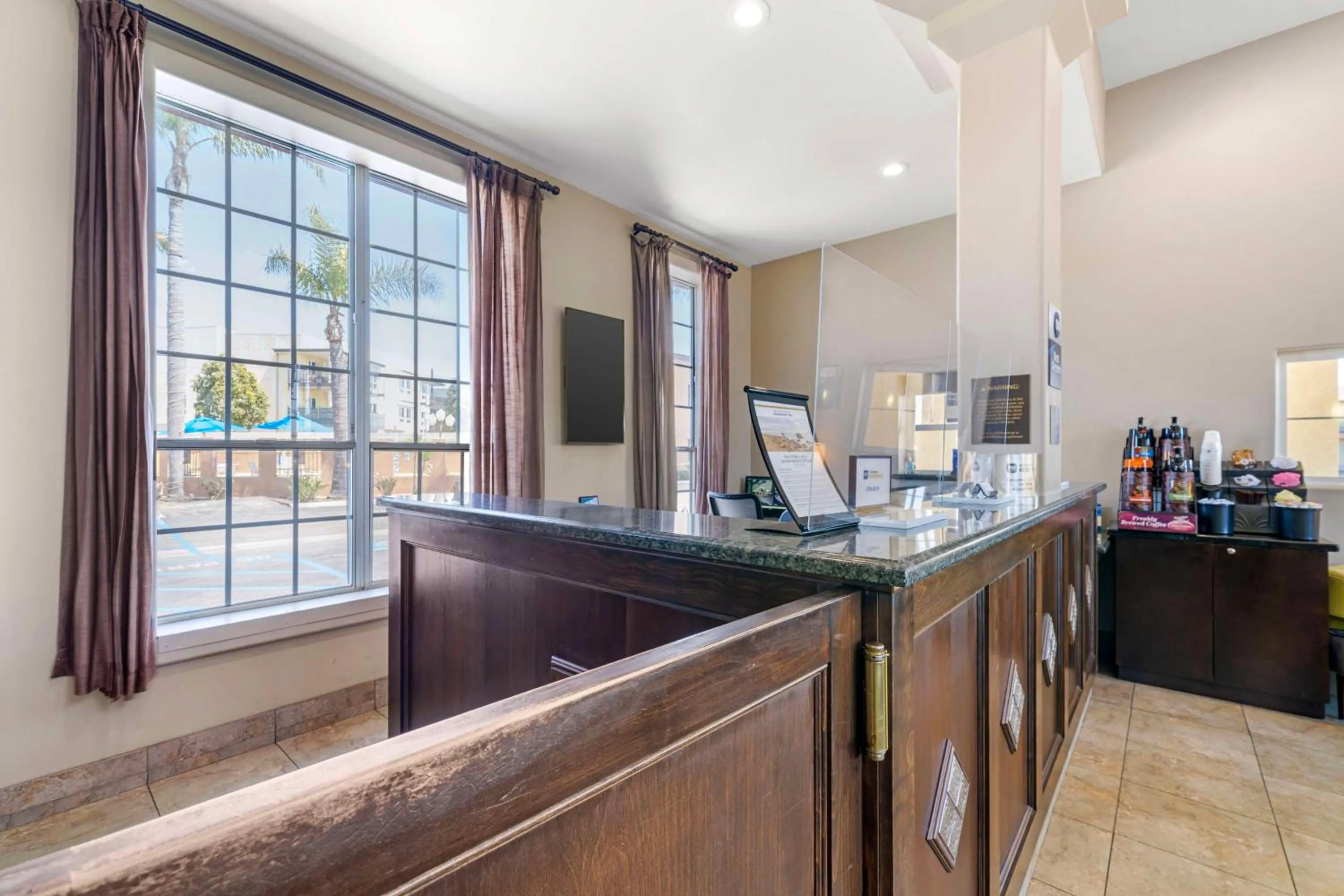 Lobby or reception in Best Western Oxnard Inn