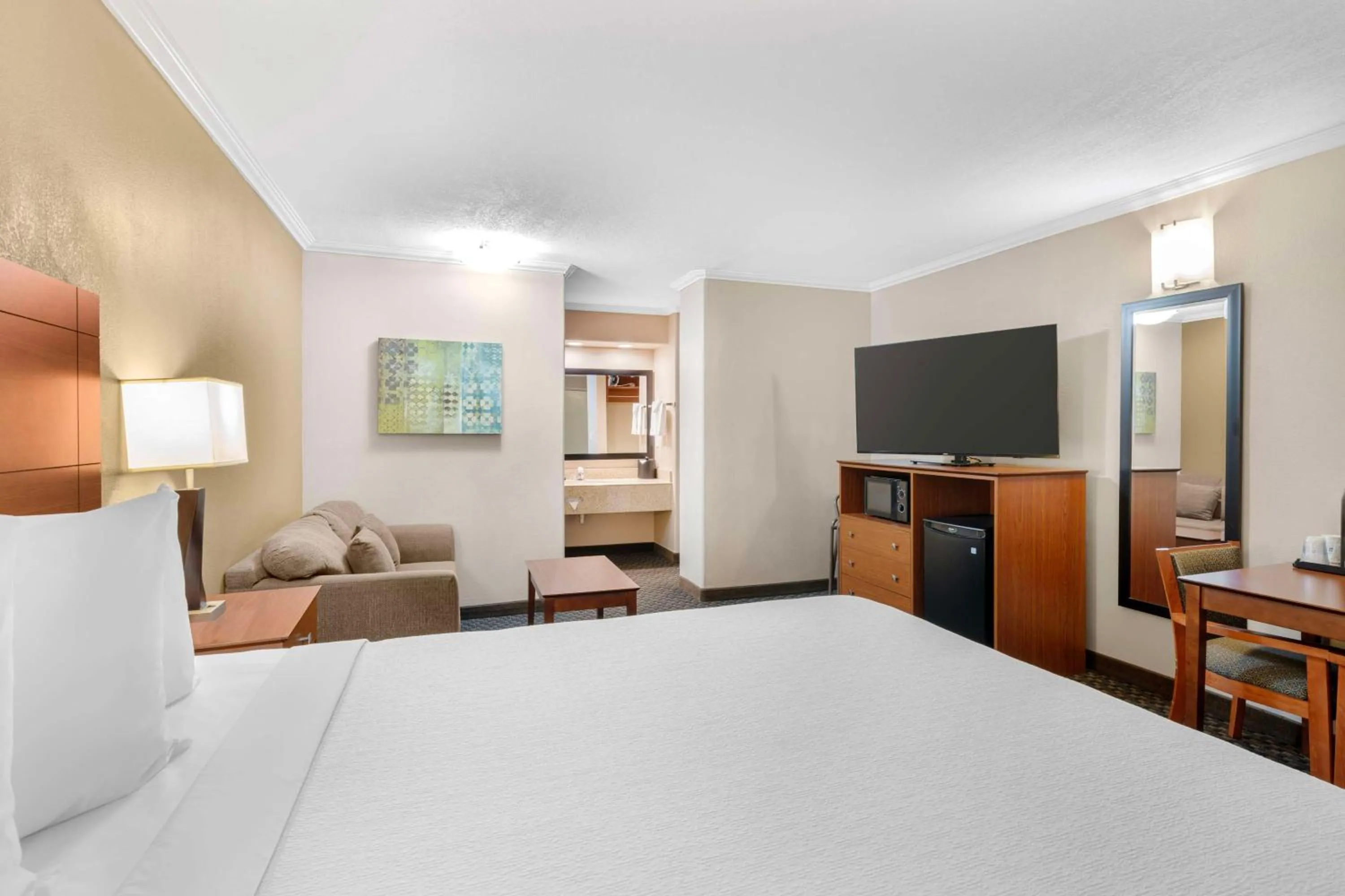 Bedroom, Bed in Best Western Oxnard Inn