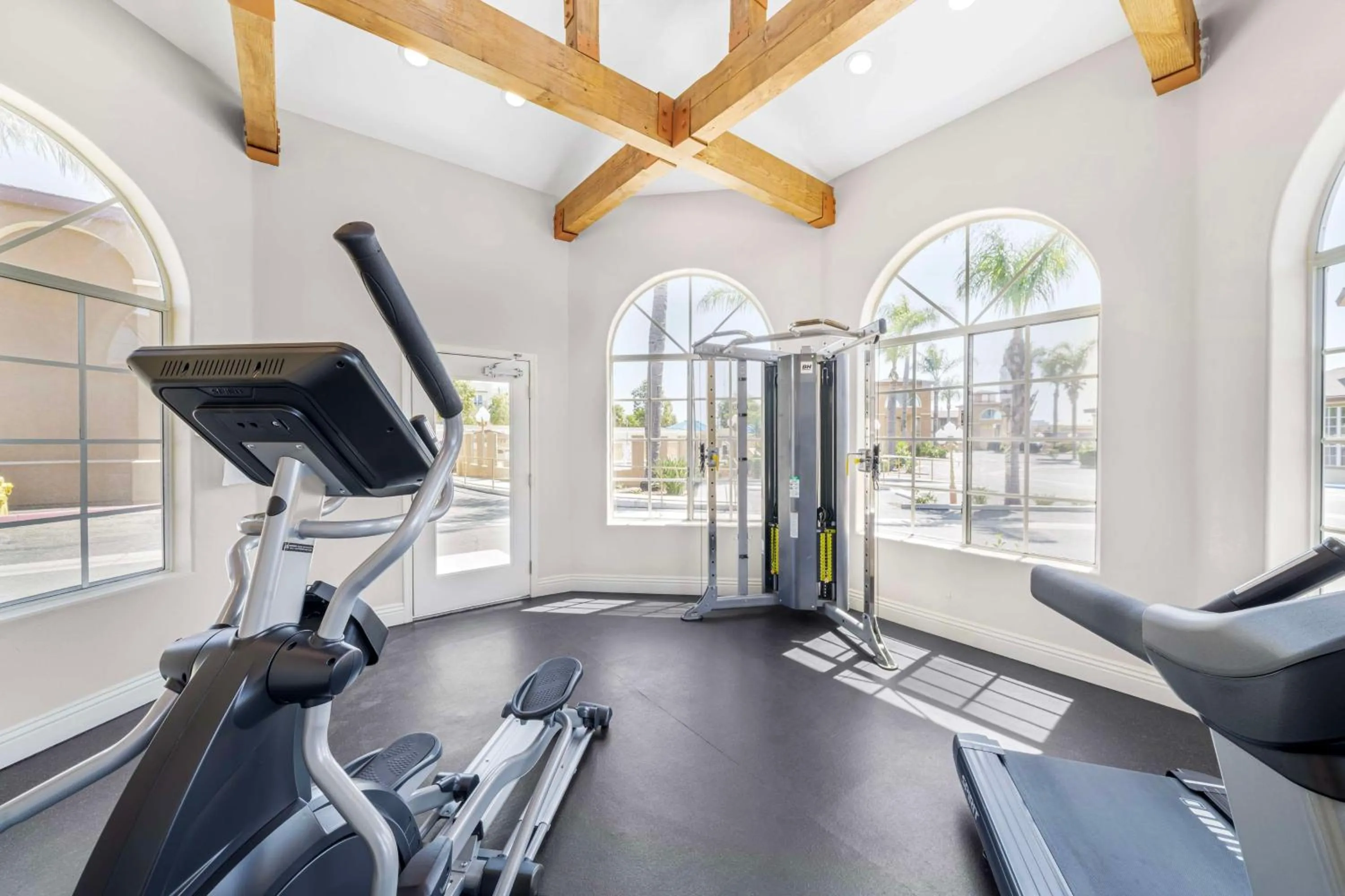 Fitness centre/facilities in Best Western Oxnard Inn