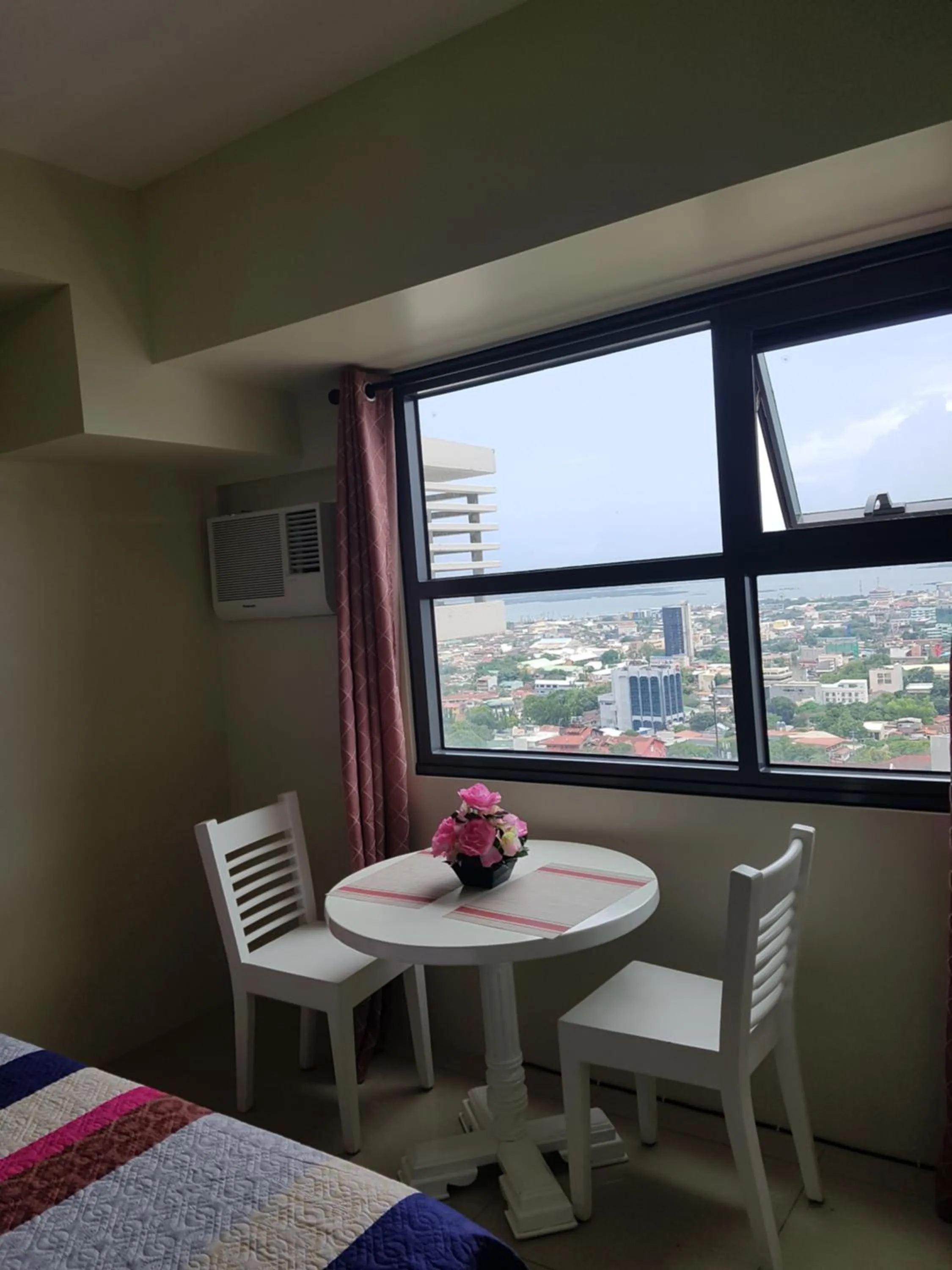 Bed in Horizon 101 Cebu by KC Condo