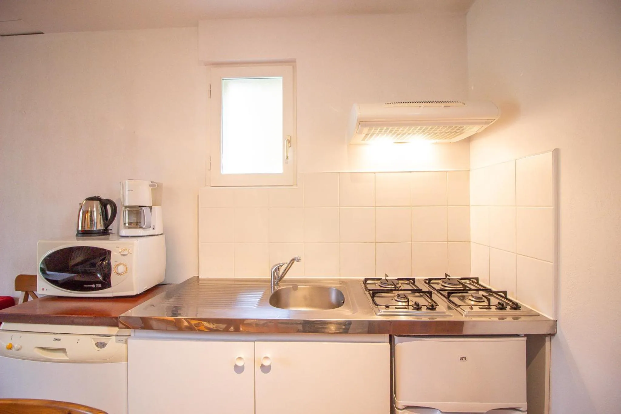 Kitchen or kitchenette in Garden & City Bagnères-de-Bigorre - Domaine de Ramonjuan