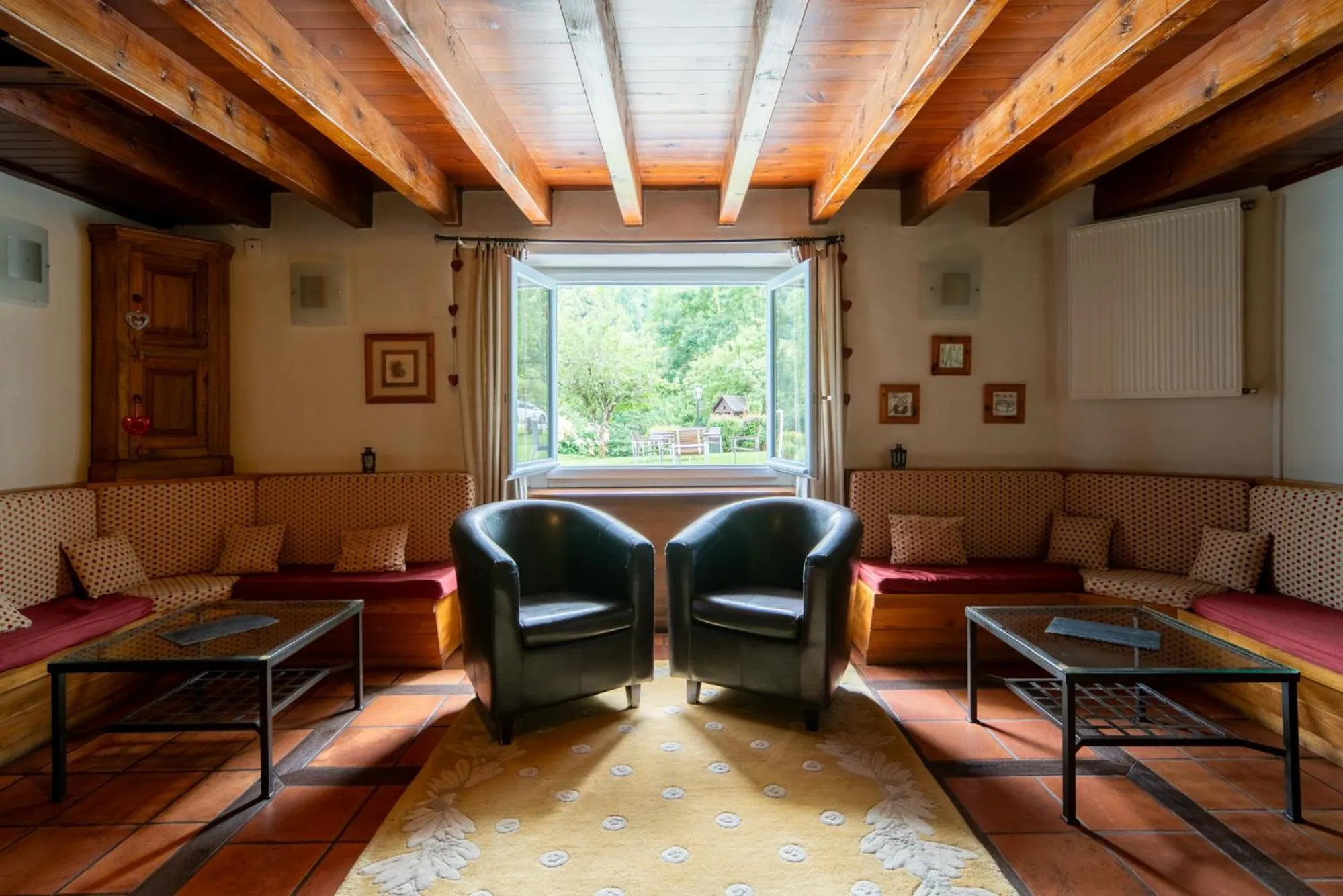 Living room in Garden & City Bagnères-de-Bigorre - Domaine de Ramonjuan