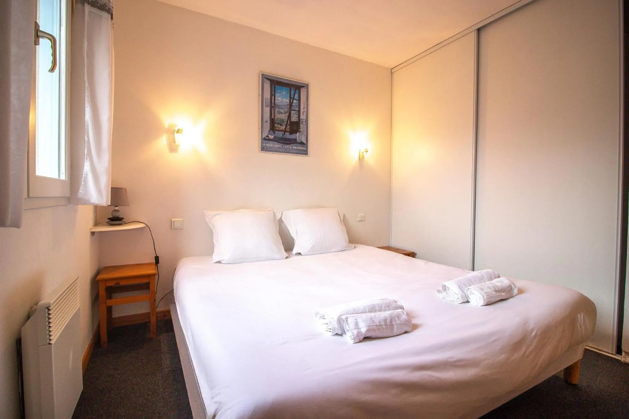 Bedroom, Bed in Garden & City Bagnères-de-Bigorre - Domaine de Ramonjuan