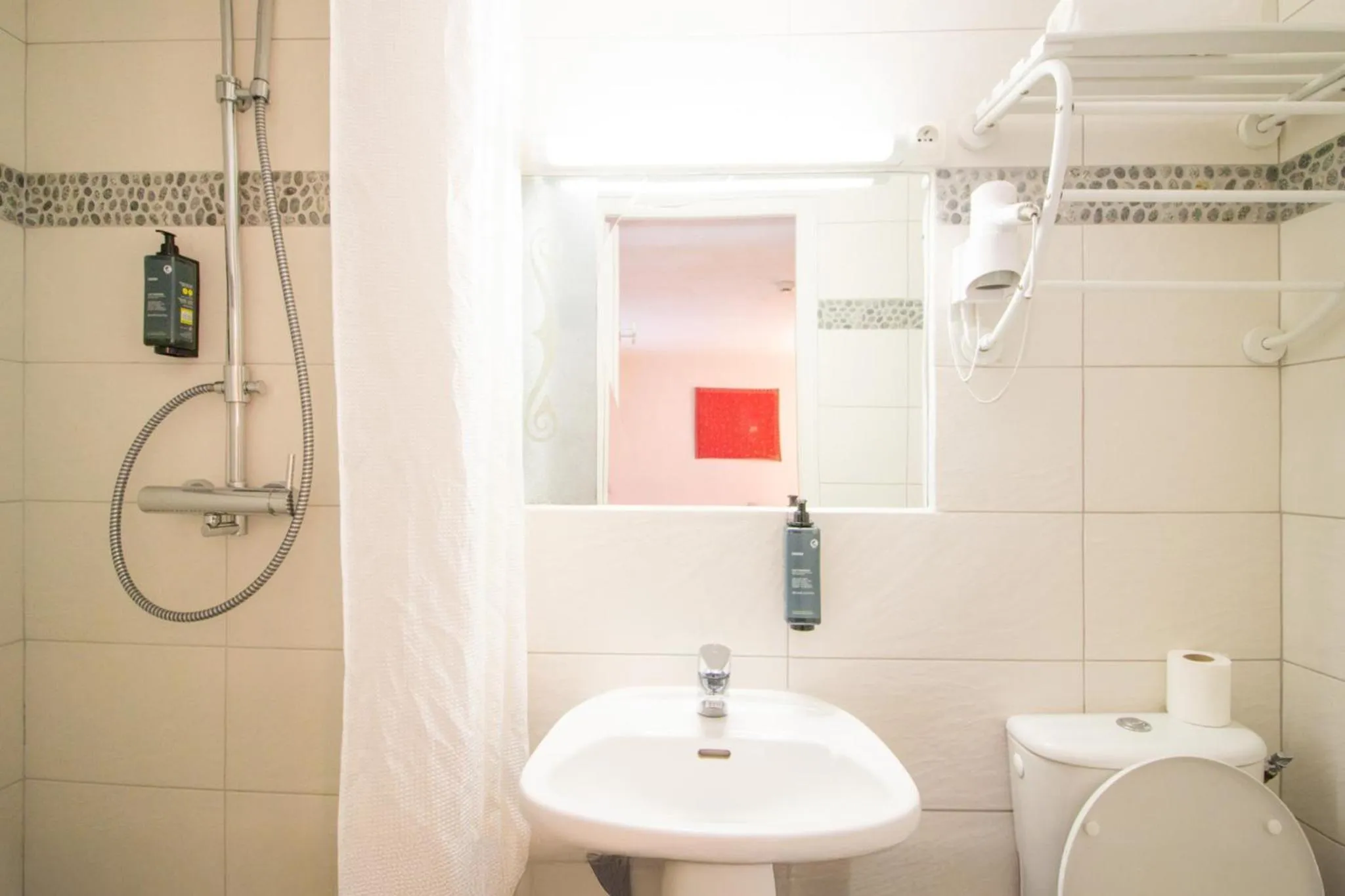 Bathroom in Garden & City Bagnères-de-Bigorre - Domaine de Ramonjuan