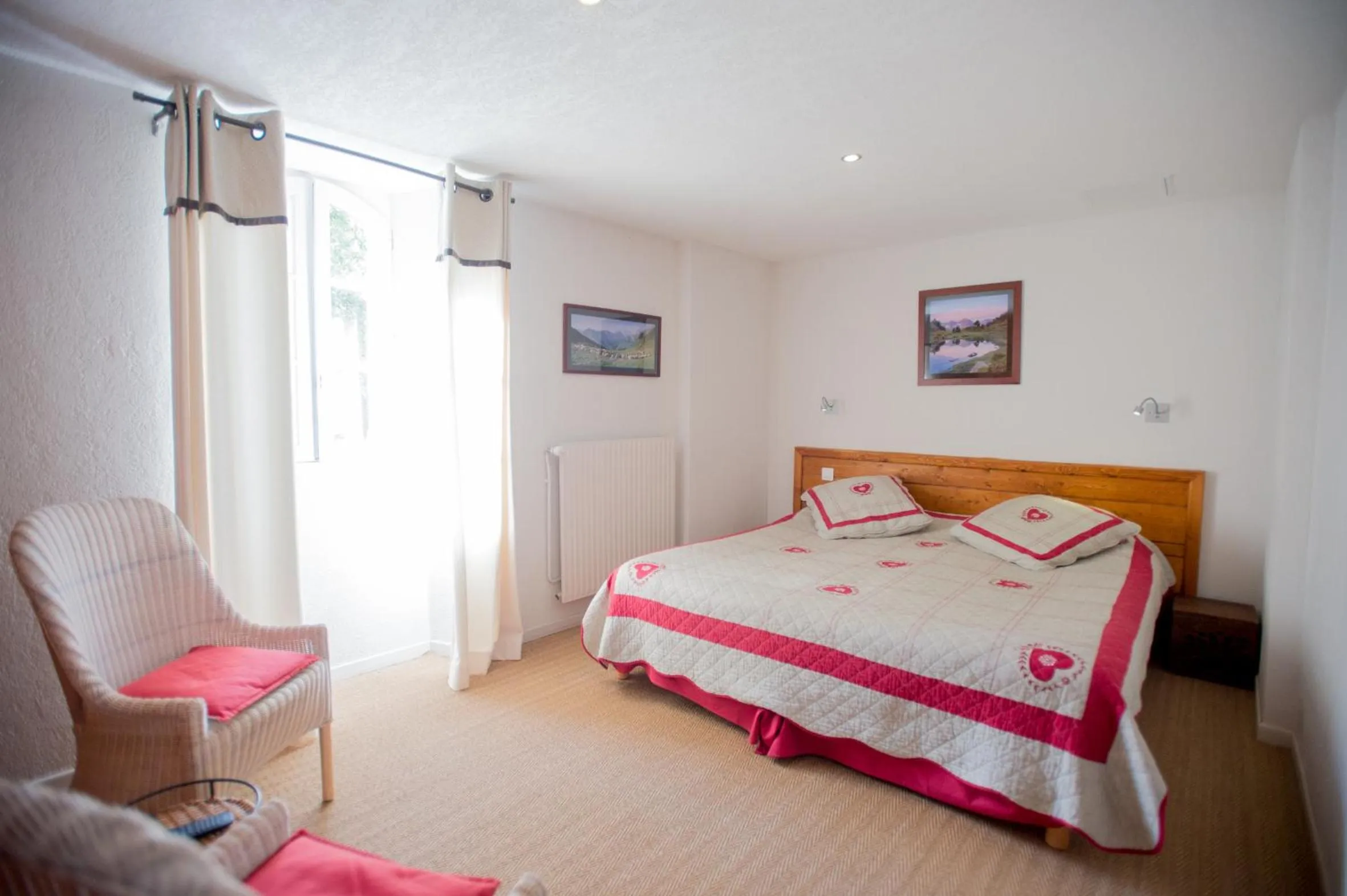 Bed in Garden & City Bagnères-de-Bigorre - Domaine de Ramonjuan