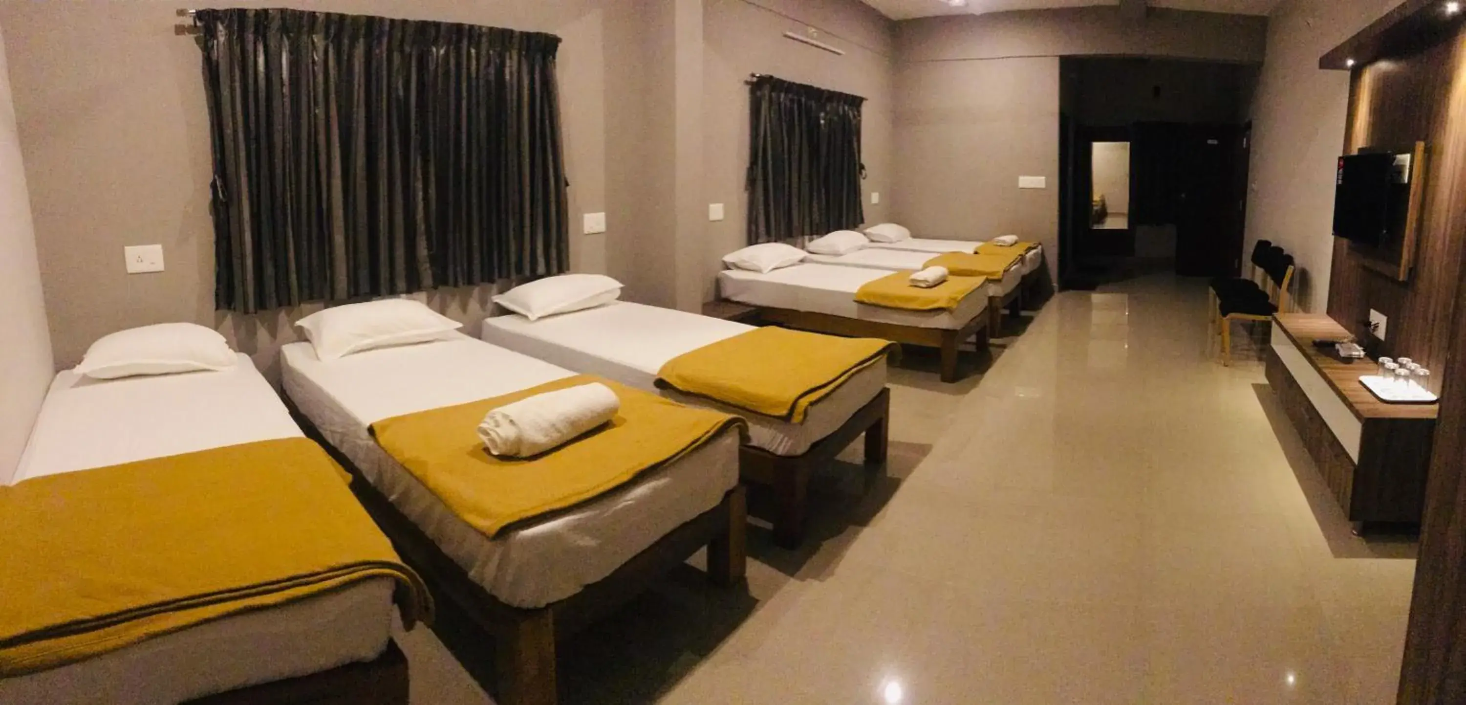 6-Bed Mixed Dormitory Room in Sharada Residency 6-Bed Mixed Dormitory Room in Sharada Residency