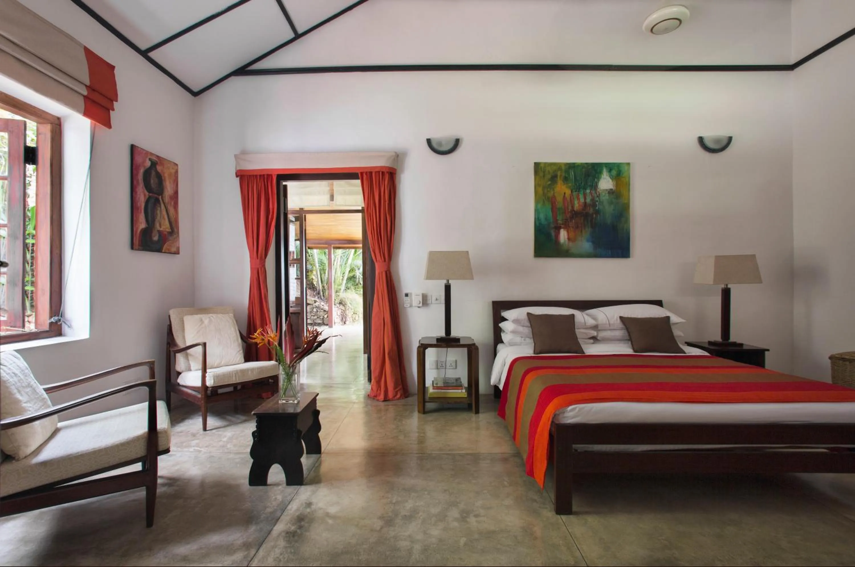 Photo of the whole room, Bed in Rosyth Estate House