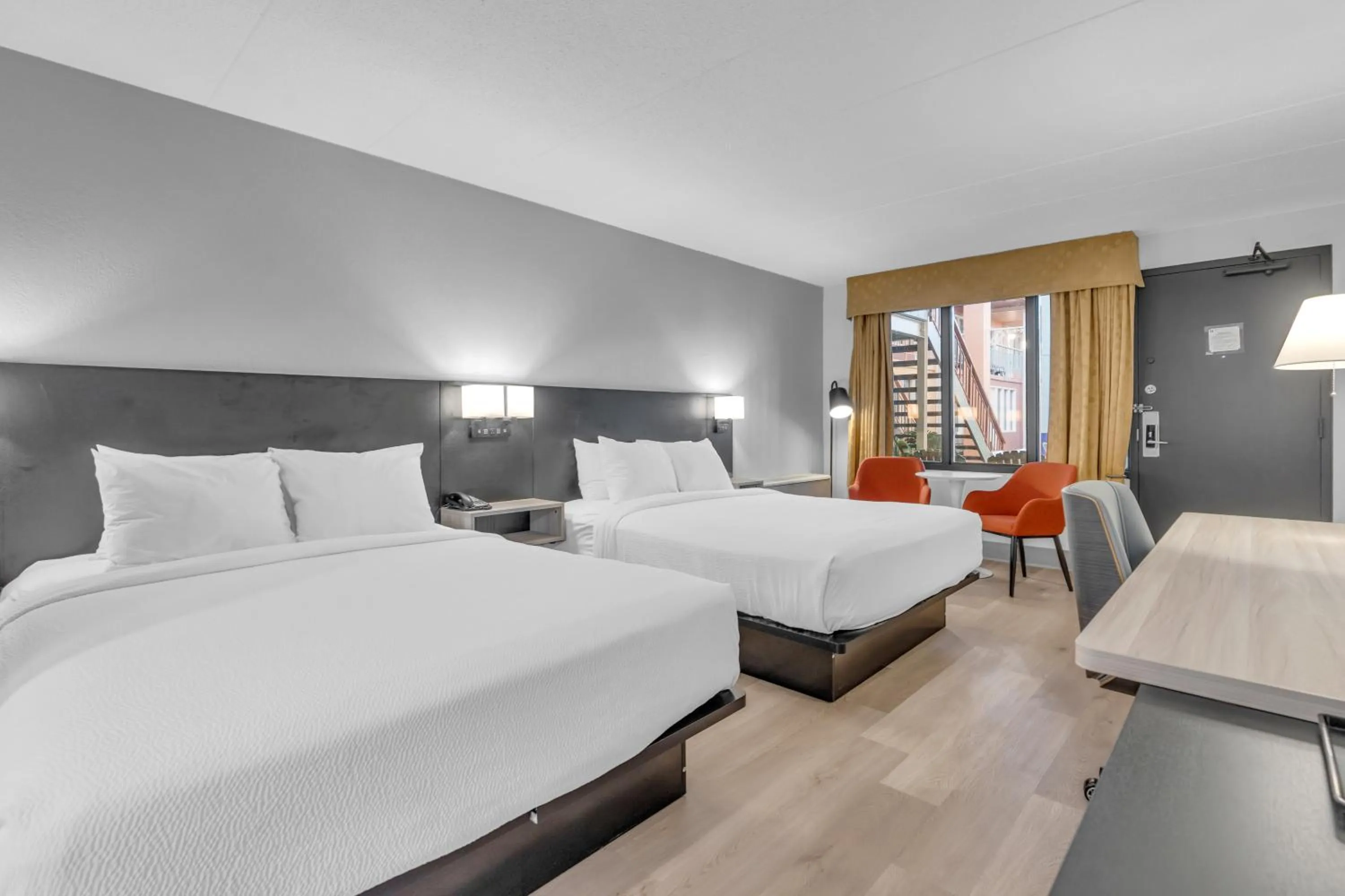 Bed in Seven Oaks Hotel Regina