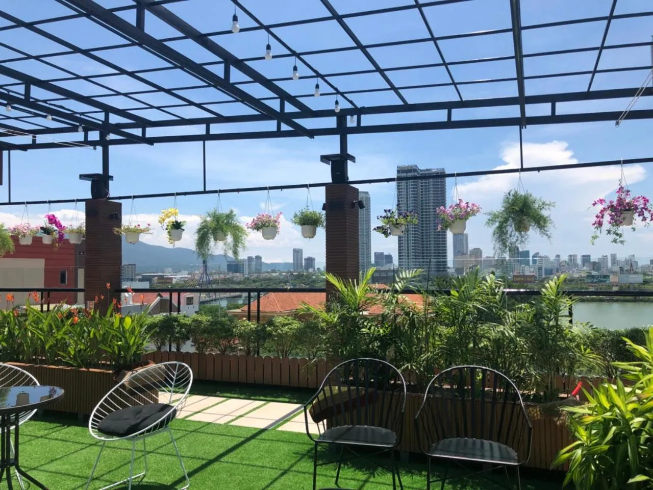 Patio in Anh Nguyet Da Nang Hotel
