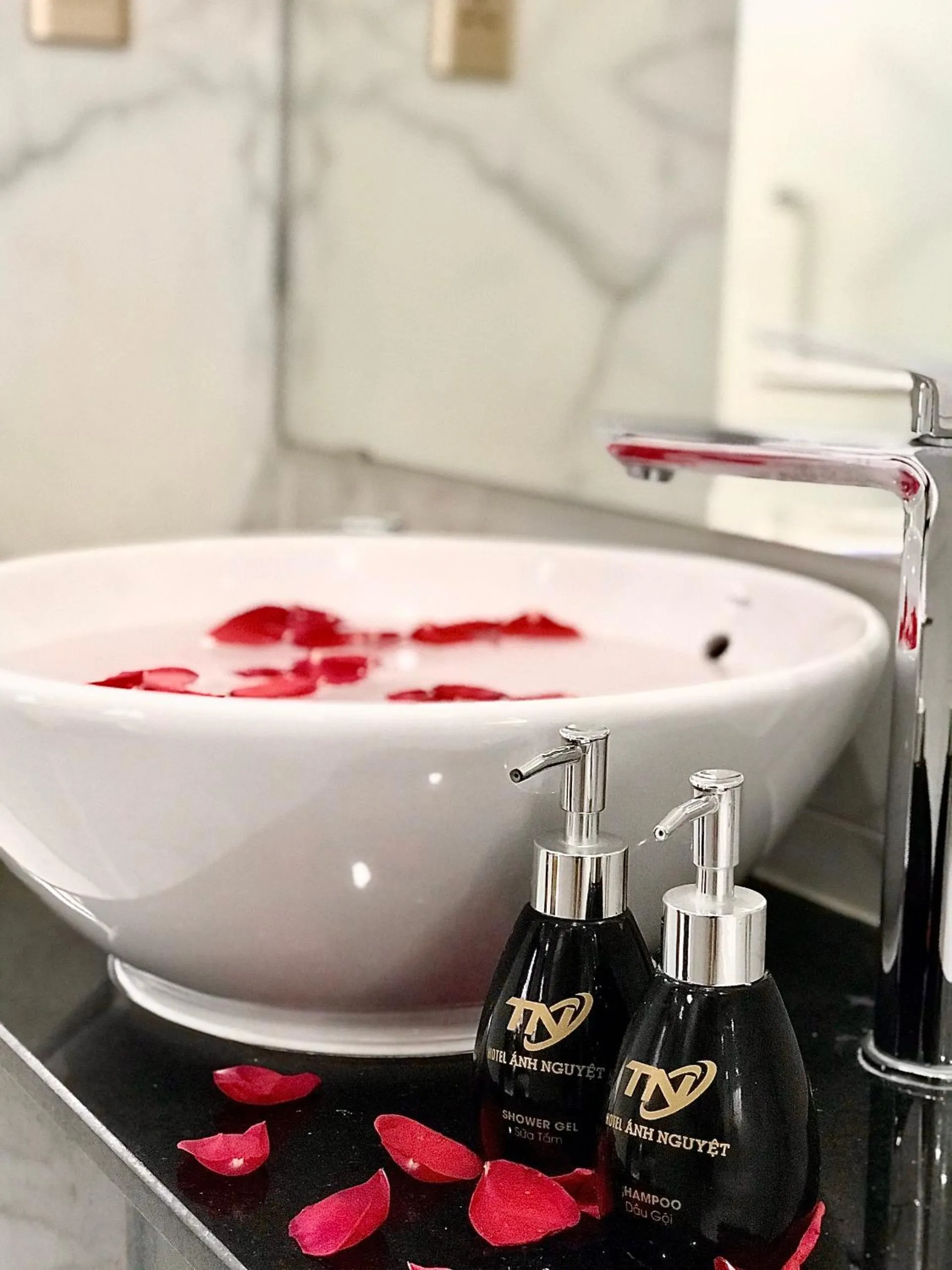 Bathroom in Anh Nguyet Da Nang Hotel