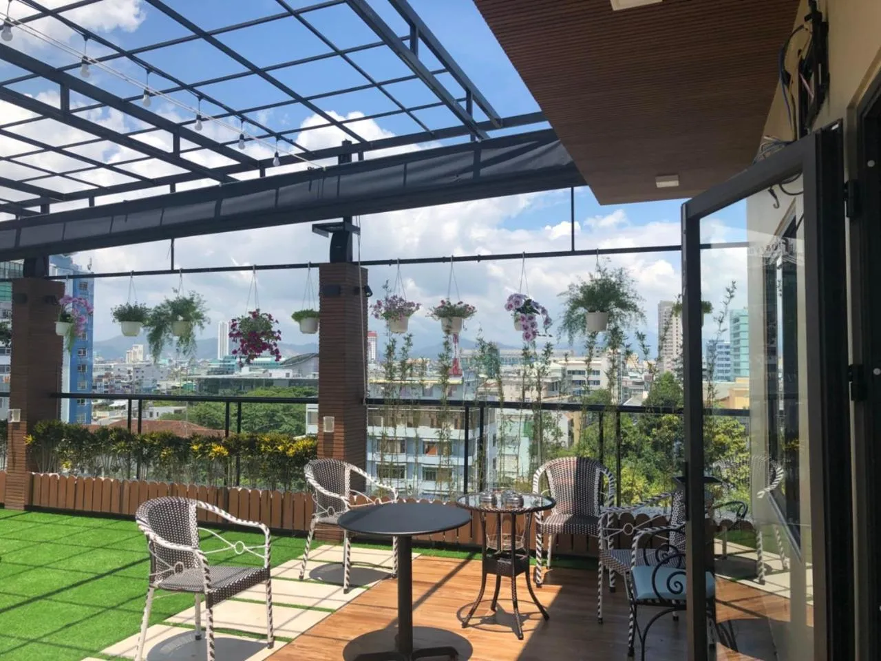 Patio in Anh Nguyet Da Nang Hotel