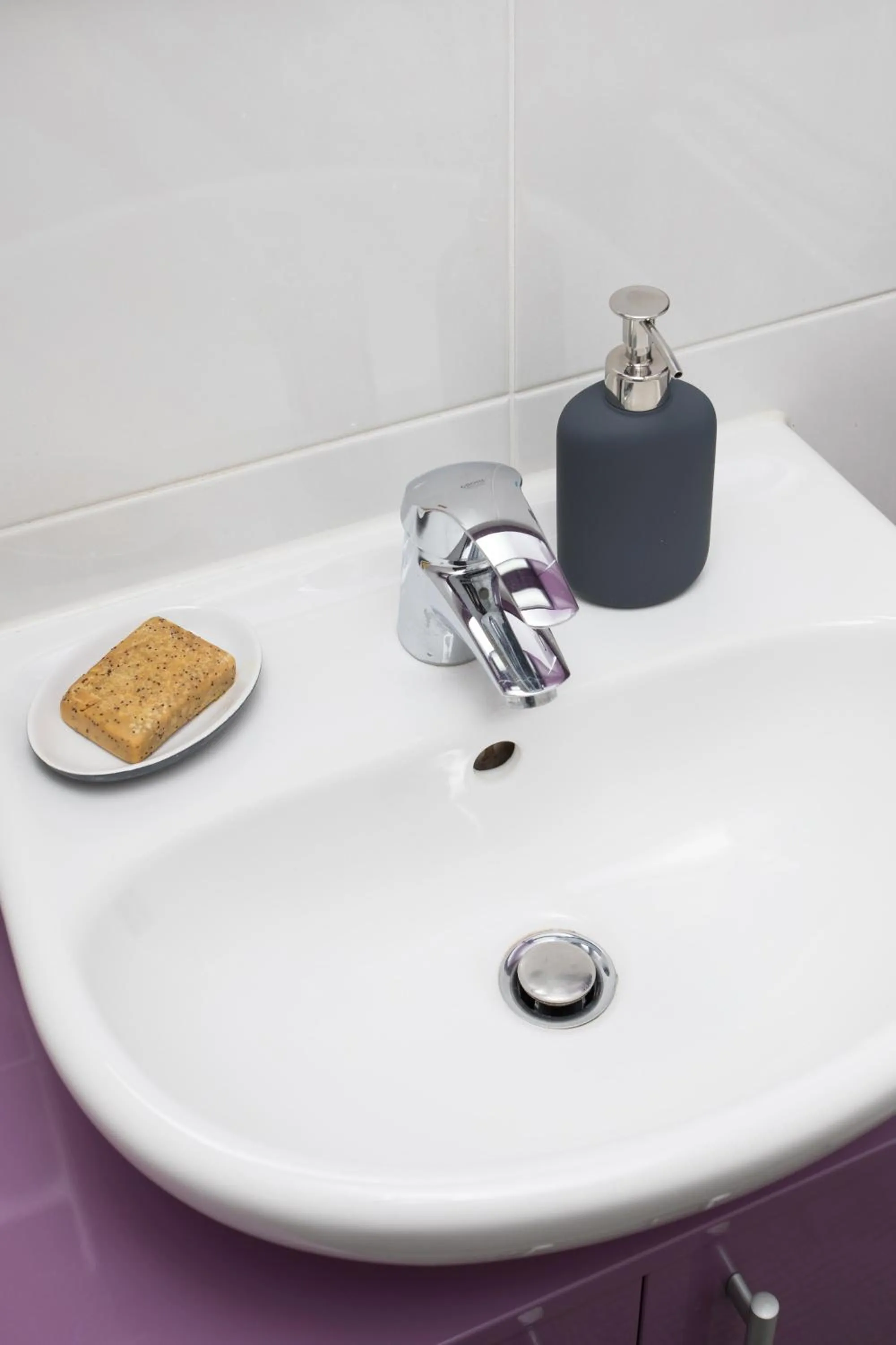 Bathroom in Cute and Sunny Studio in Zagreb with Balcony & Free Parking