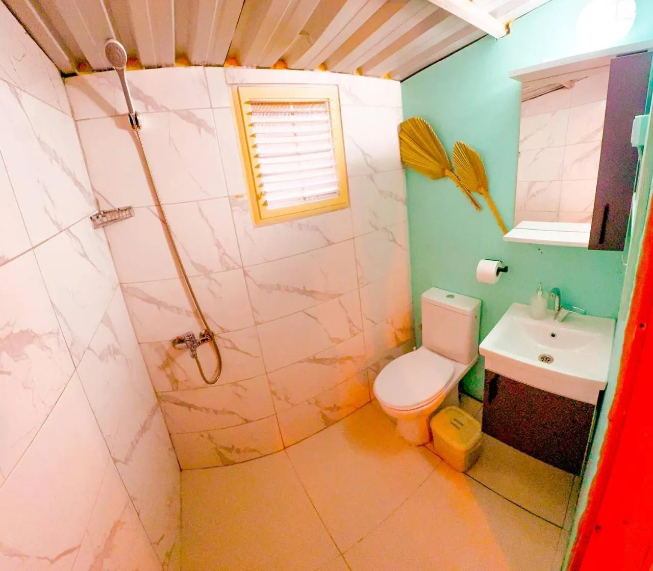 Shower in Turkuaz Bungalows