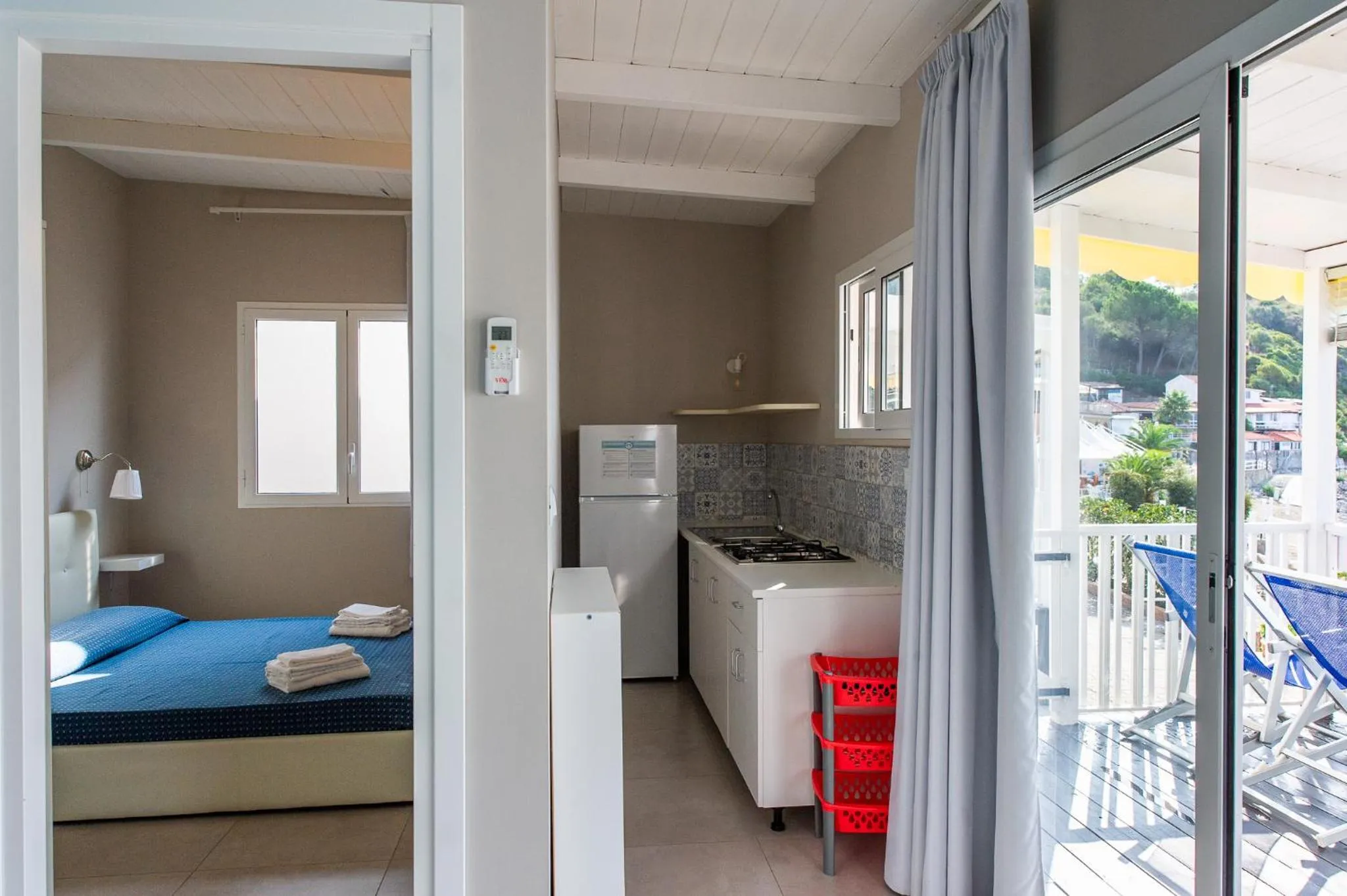 Patio, Bed in Resort Baia del Silenzio