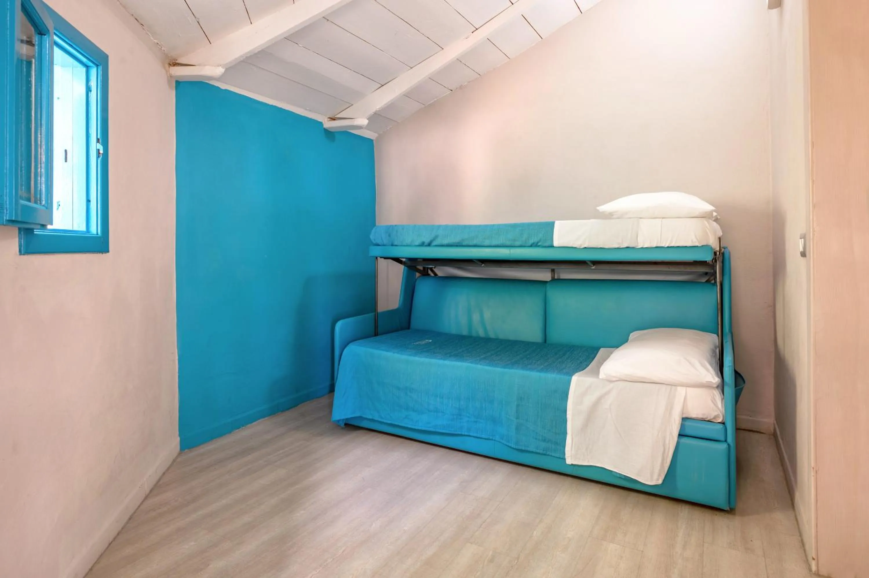 Patio, Bed in Resort Baia del Silenzio