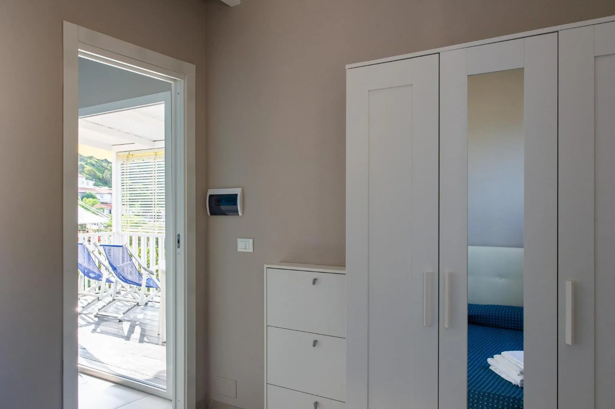 Patio, Bed in Resort Baia del Silenzio