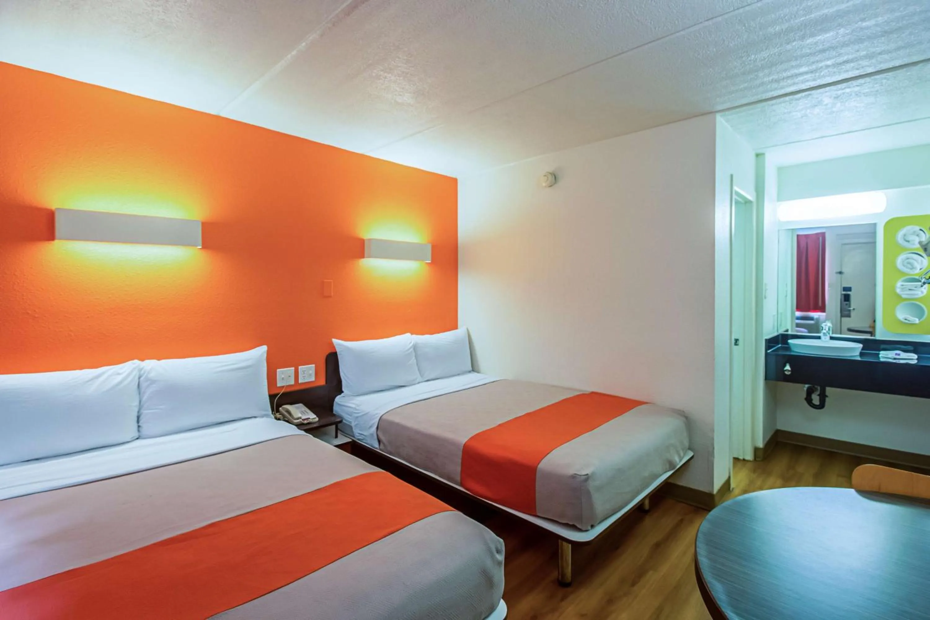 Photo of the whole room, Bed in Ocean Inn South Padre Island