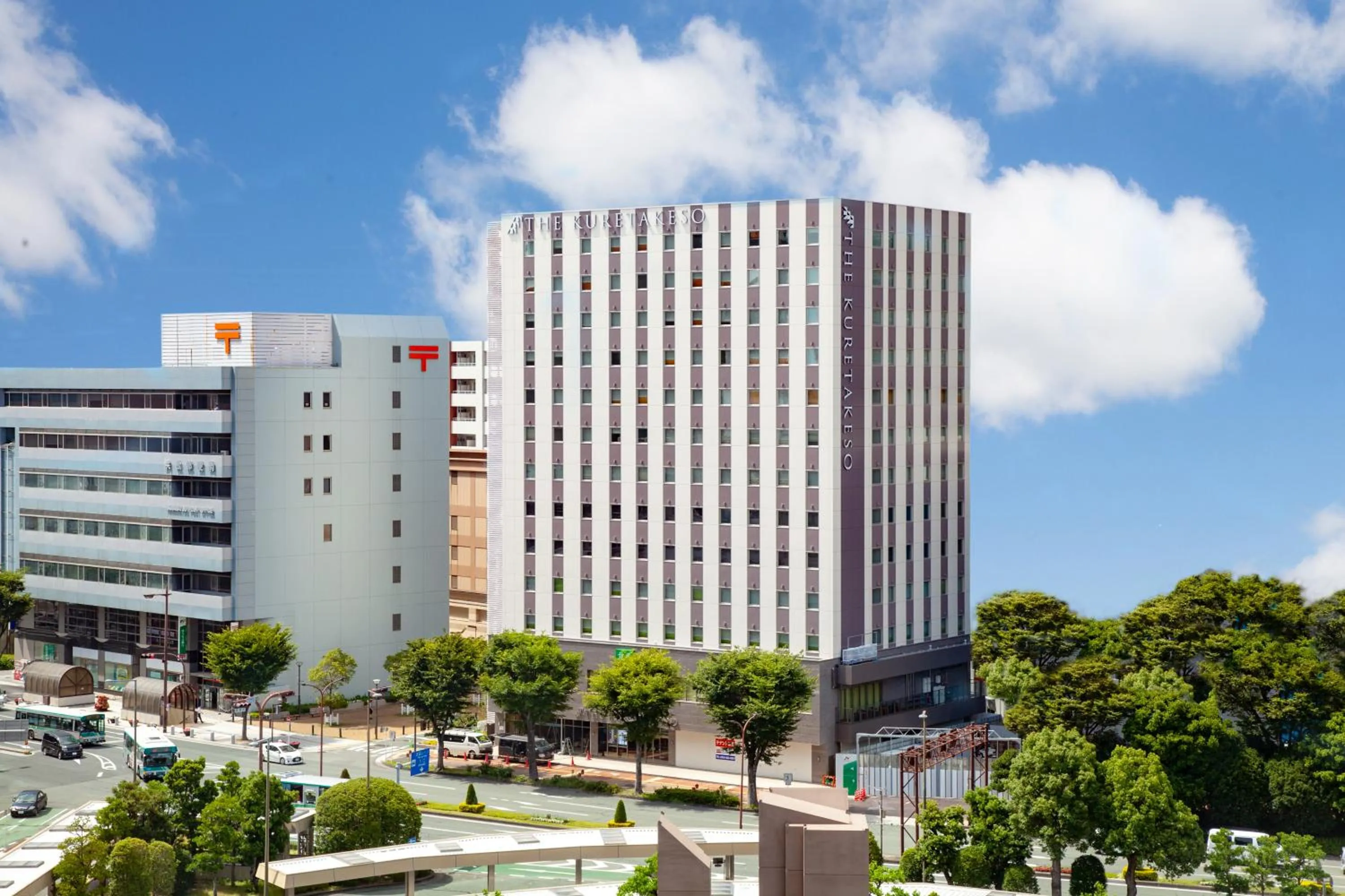 Property building in Kitanoniwa The Kuretakeso