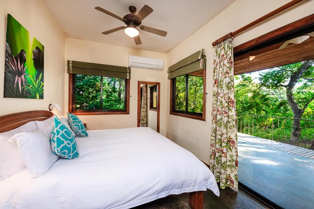 Toilet, Bed in Boutique Hotel Luna Azul