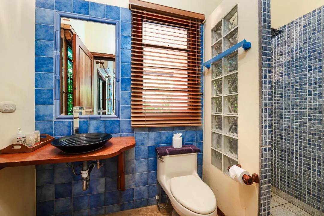 Toilet in Boutique Hotel Luna Azul