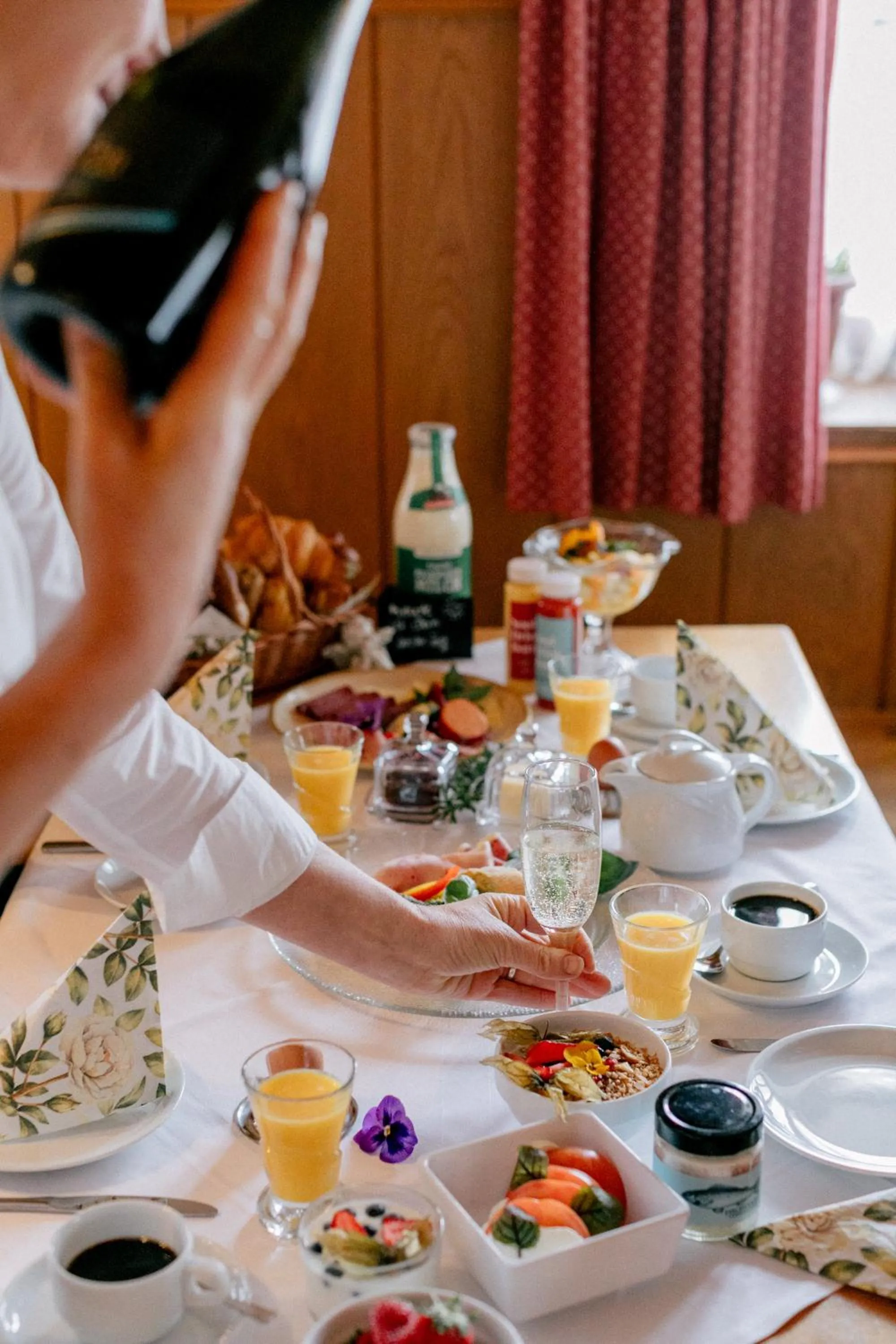 Buffet breakfast in Hotel Vogtareuther-Hof