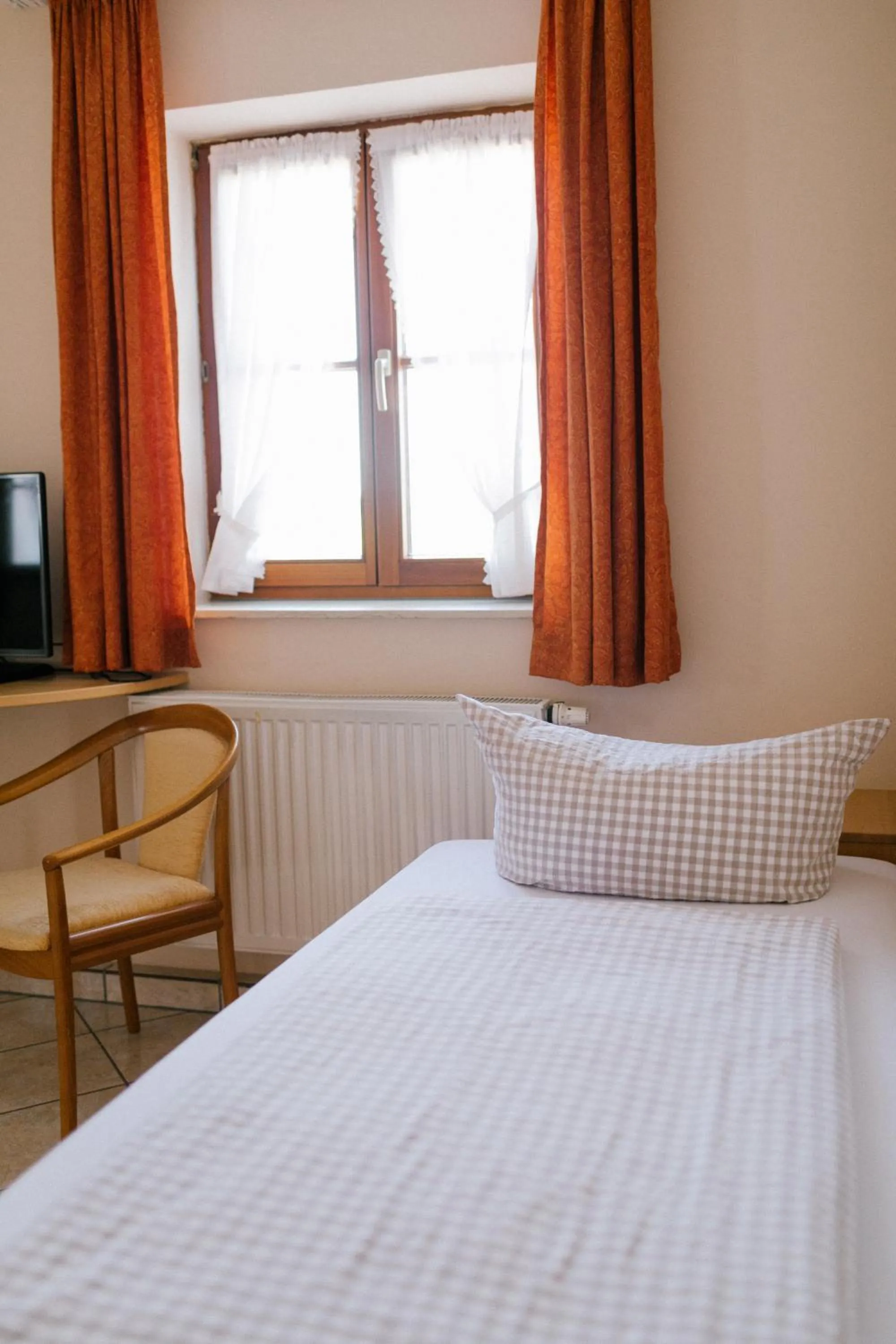 Bedroom, Bed in Hotel Vogtareuther-Hof
